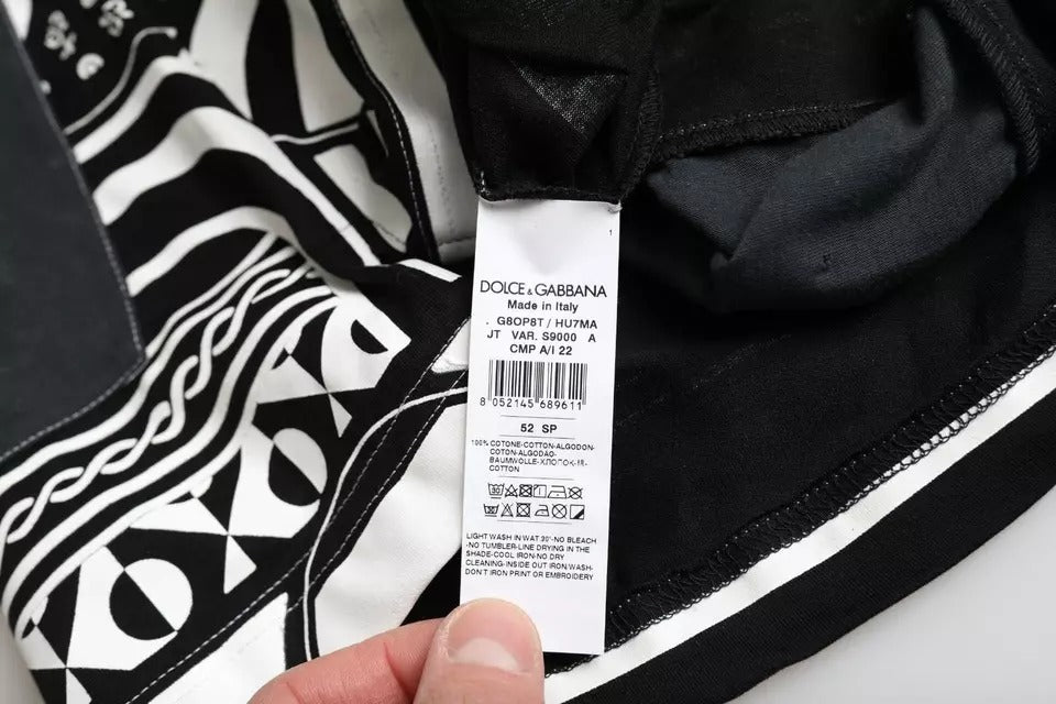 Zwart grafisch bedrukt katoenen T-shirt met korte mouwen