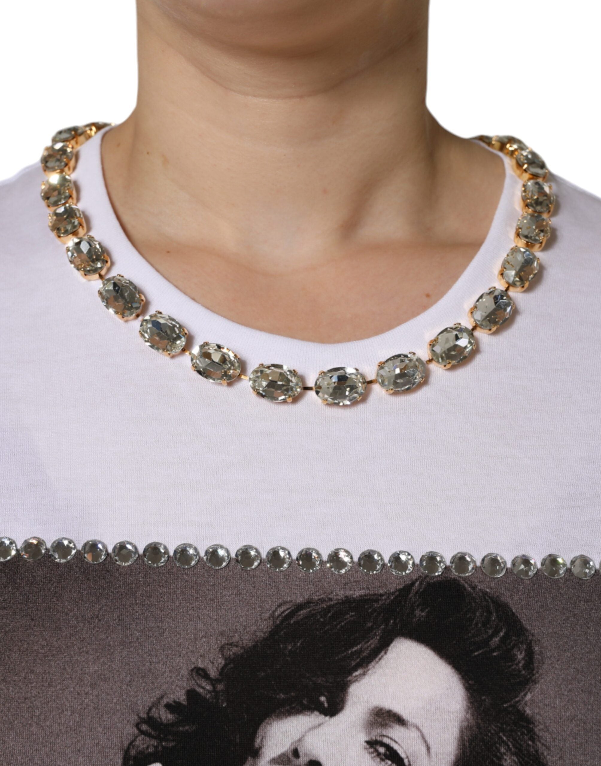 Wit T-shirt met kristallen halslijn en print