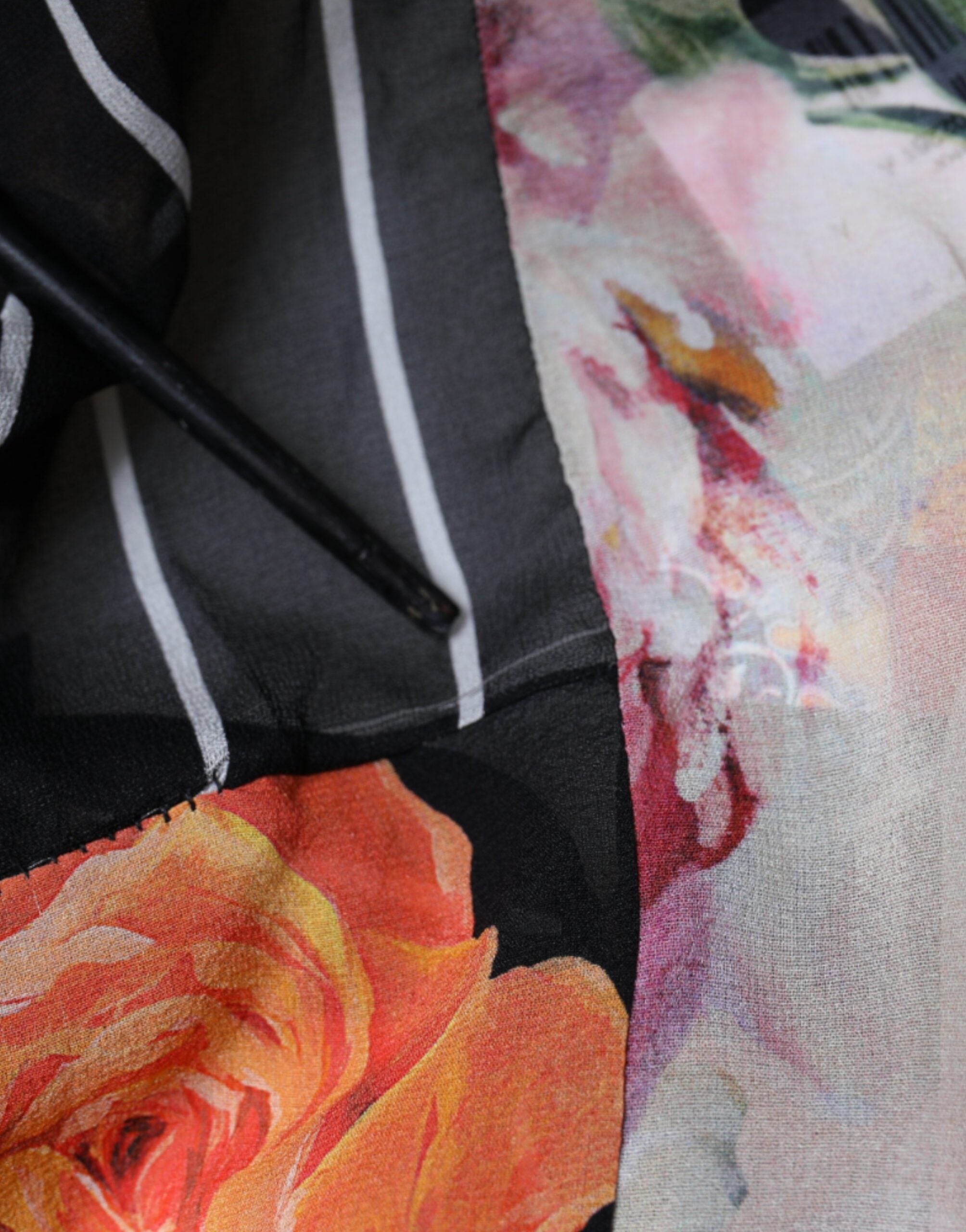 Veelkleurige patchwork zijden blouse met kraag