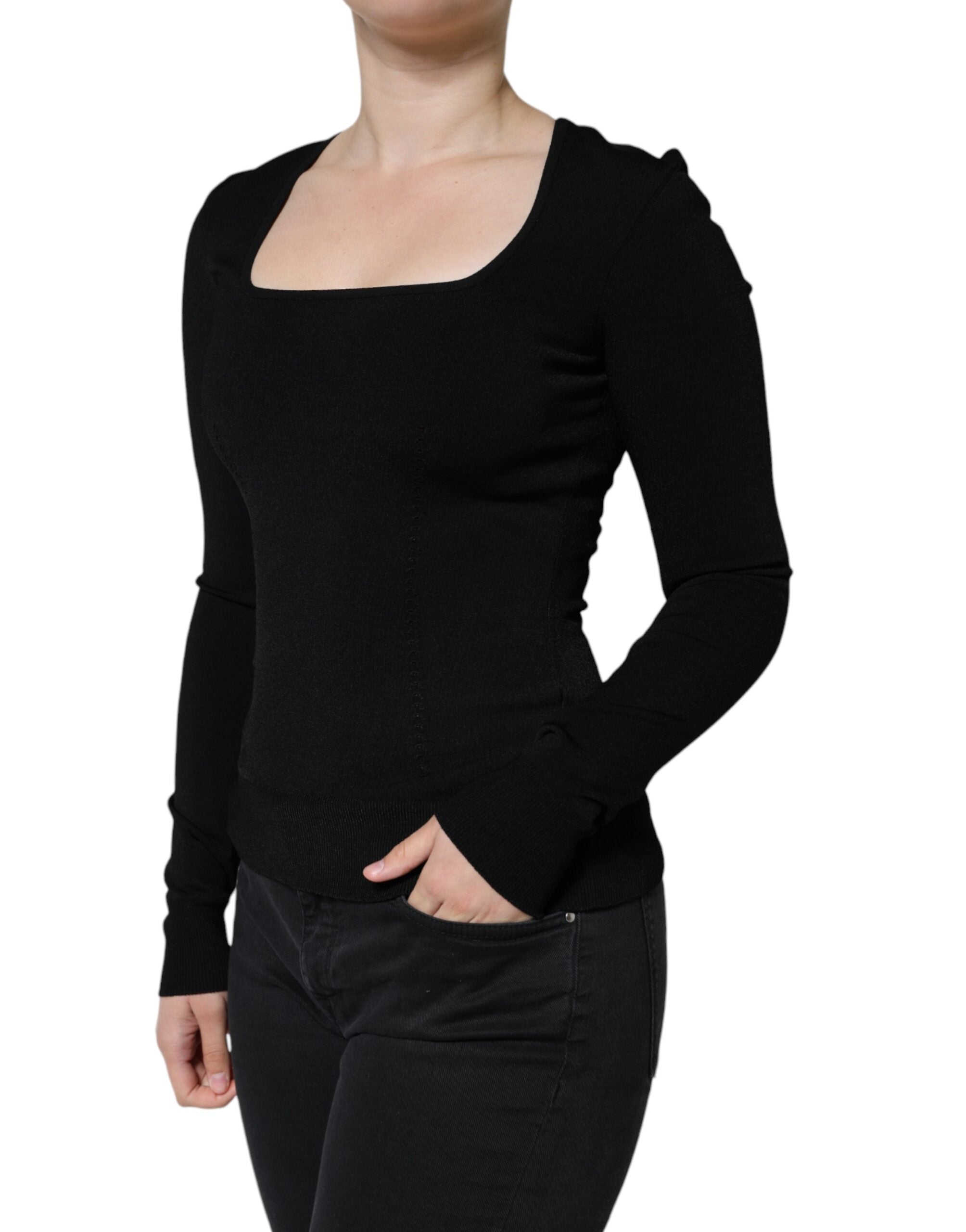 Zwarte blouse met lange mouwen en vierkante hals