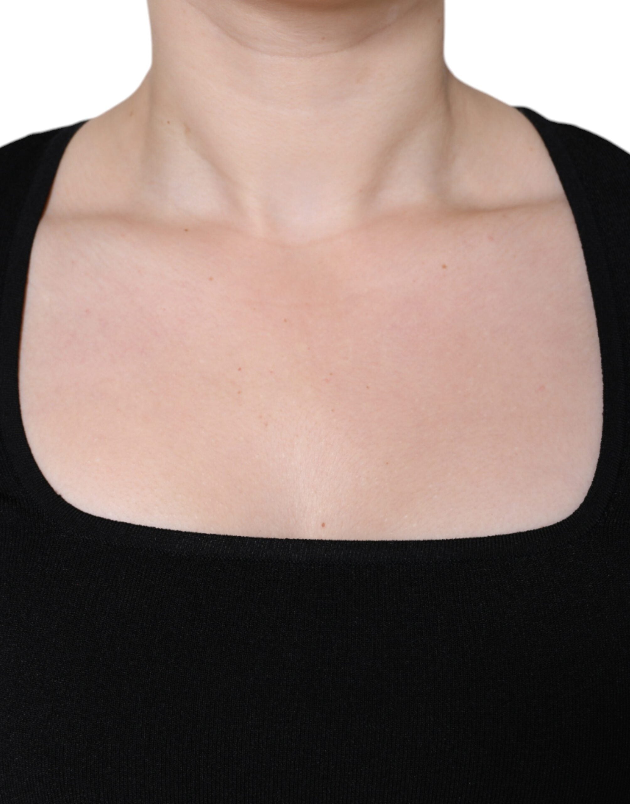 Zwarte blouse met lange mouwen en vierkante hals
