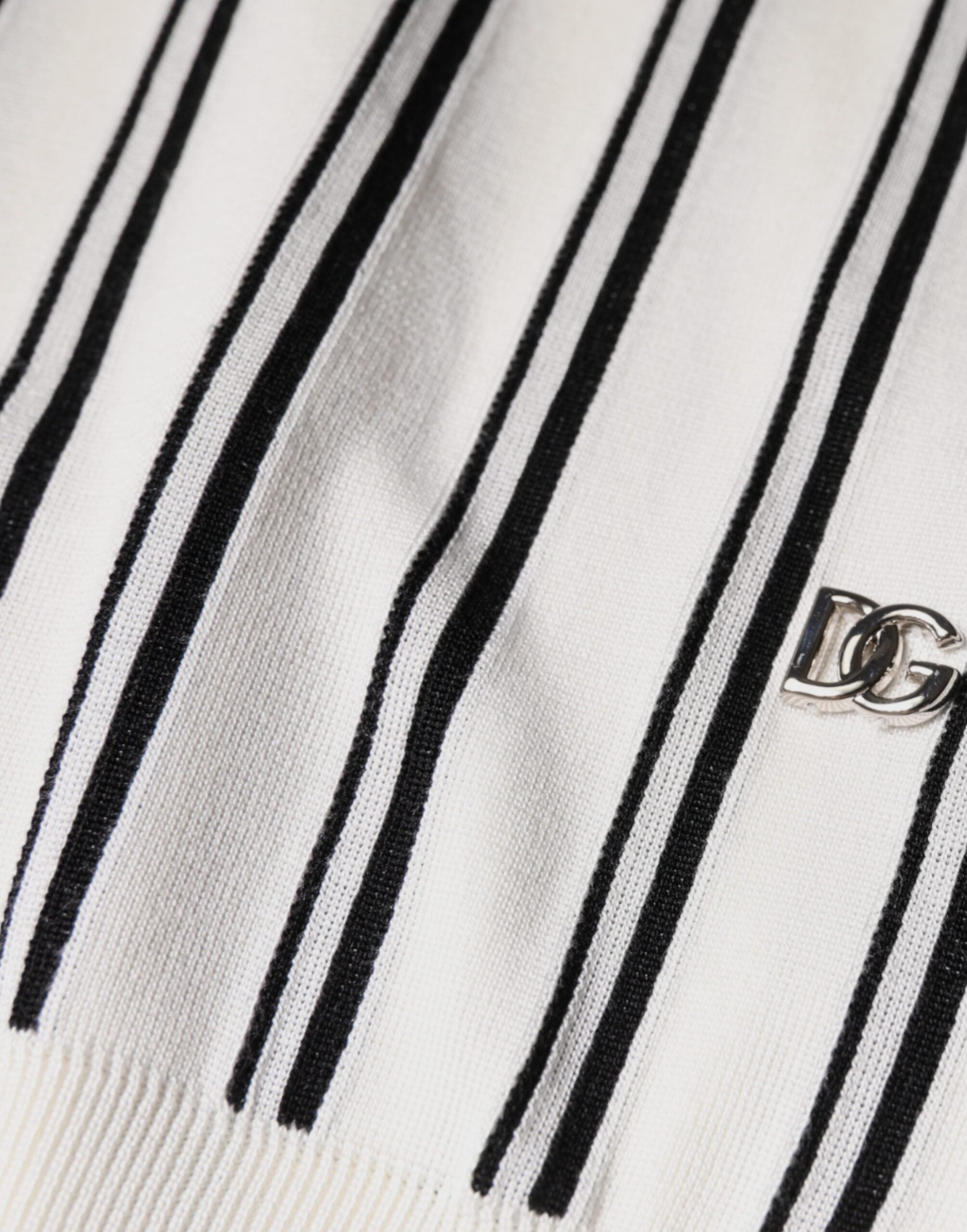 Wit zwart gestreept poloshirt met korte mouwen