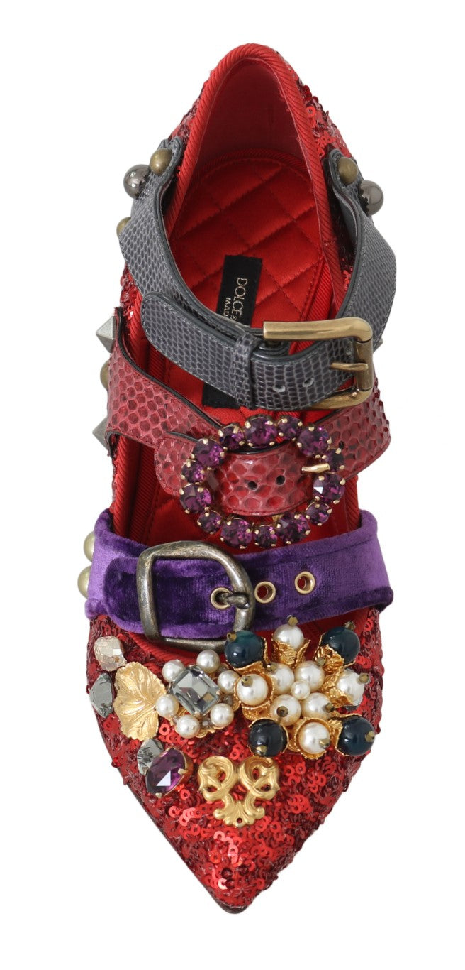 Rode schoenen met pailletten en kristallen studs