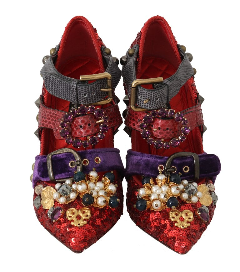 Rode schoenen met pailletten en kristallen studs
