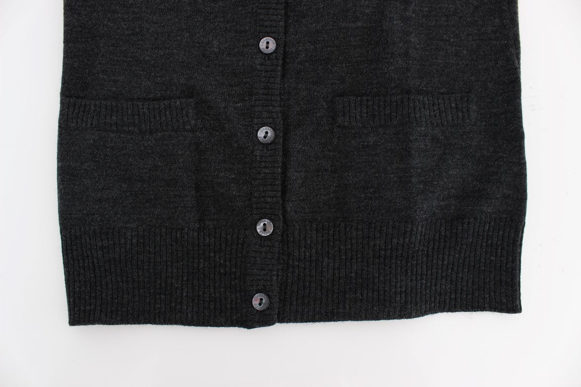 Grijze wollen vest met knoopjes