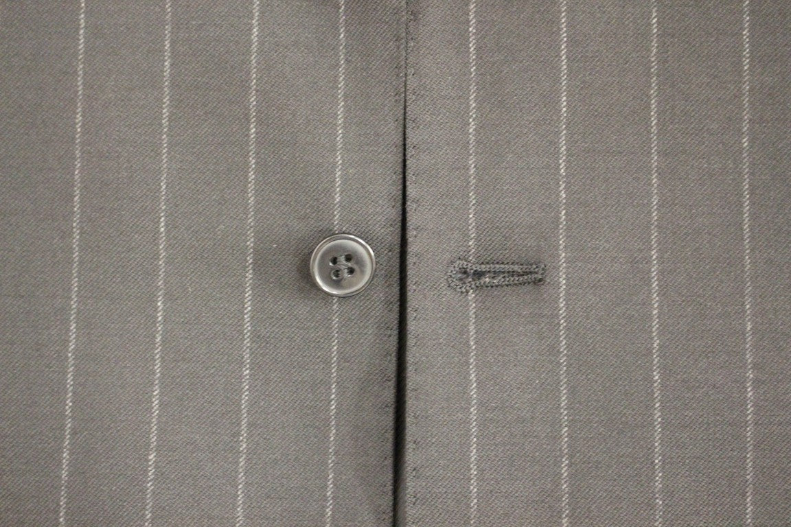 Zwart gestreept wollen logovest