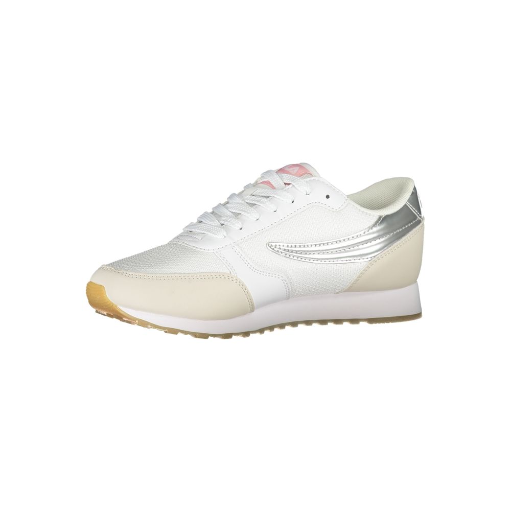 Strakke sportschoenen met zilveren accenten