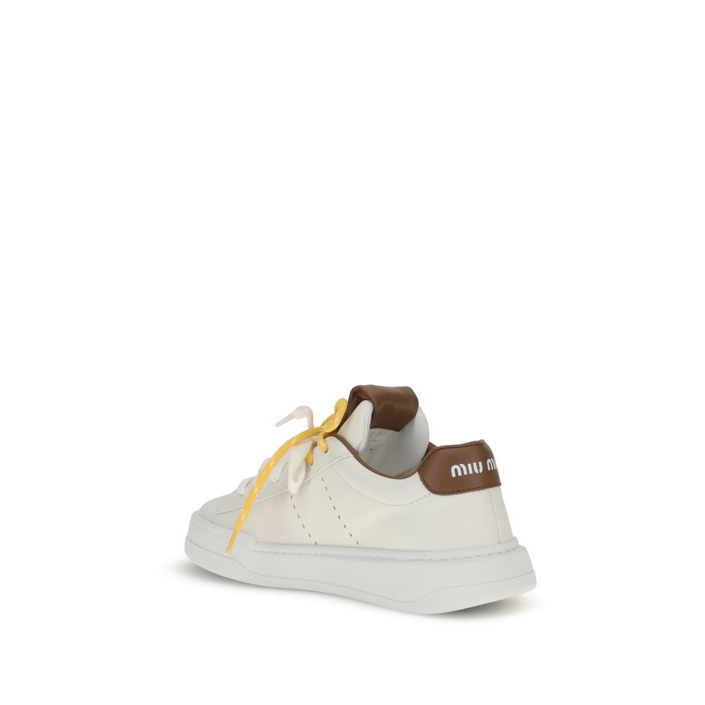 Sneakers met dubbele veters