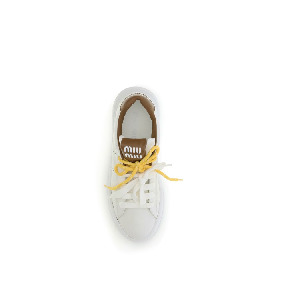 Sneakers met dubbele veters