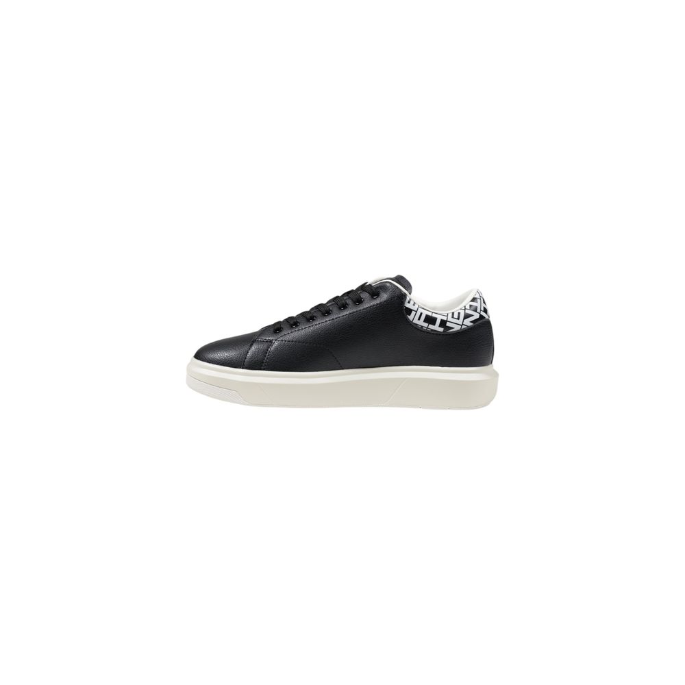 Zwart-witte leren sneaker