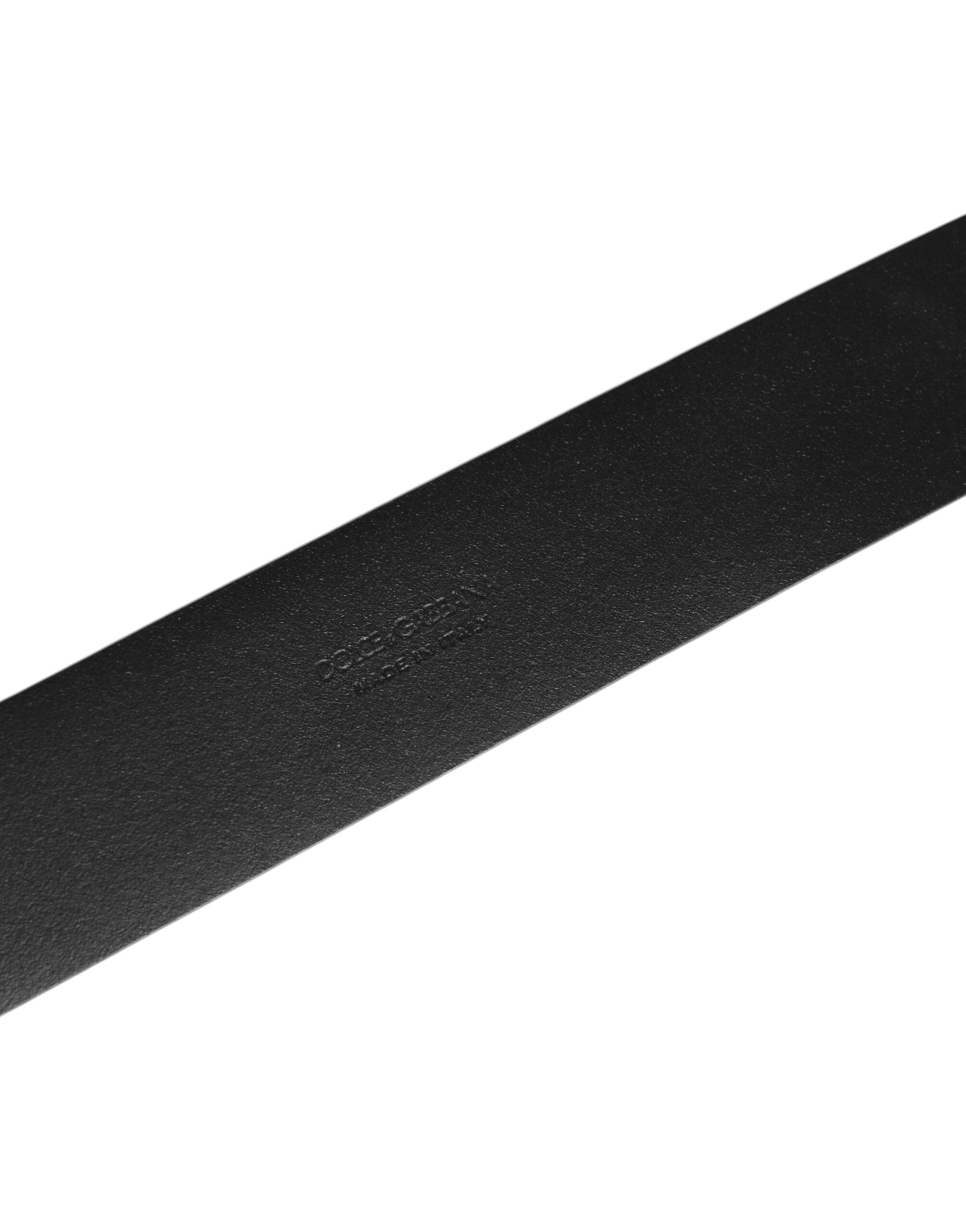 Bruine leren riem met zijringen en messing gesp