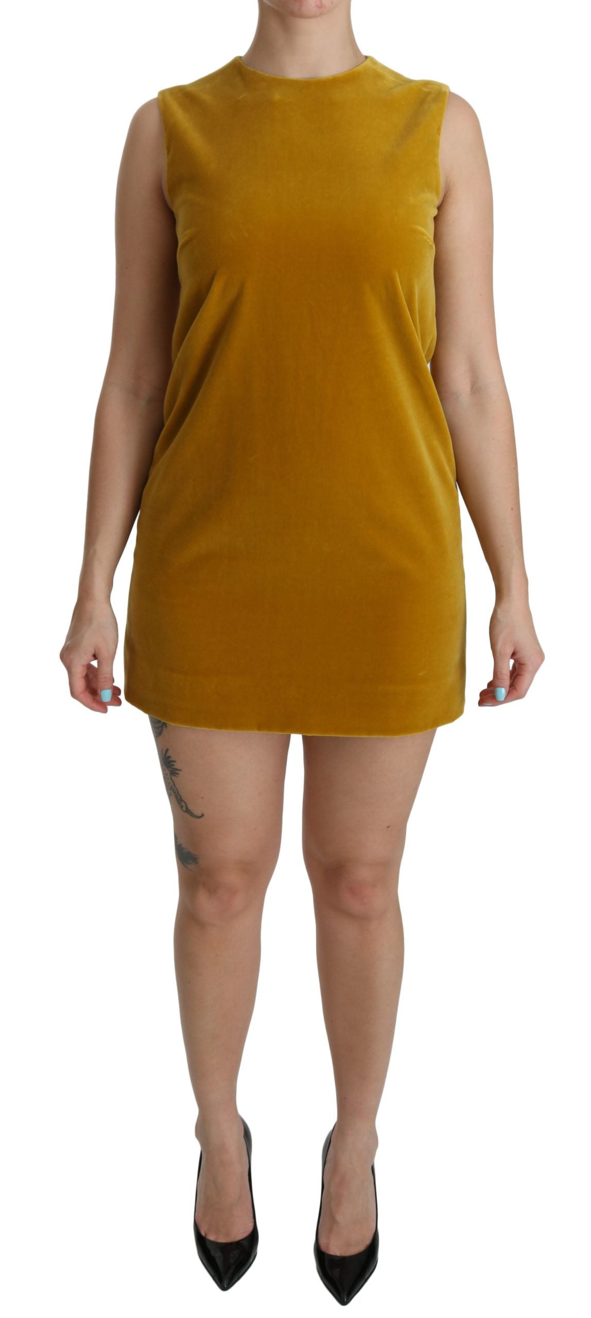 Mosterdkleurige fluwelen stretch mini-shiftjurk