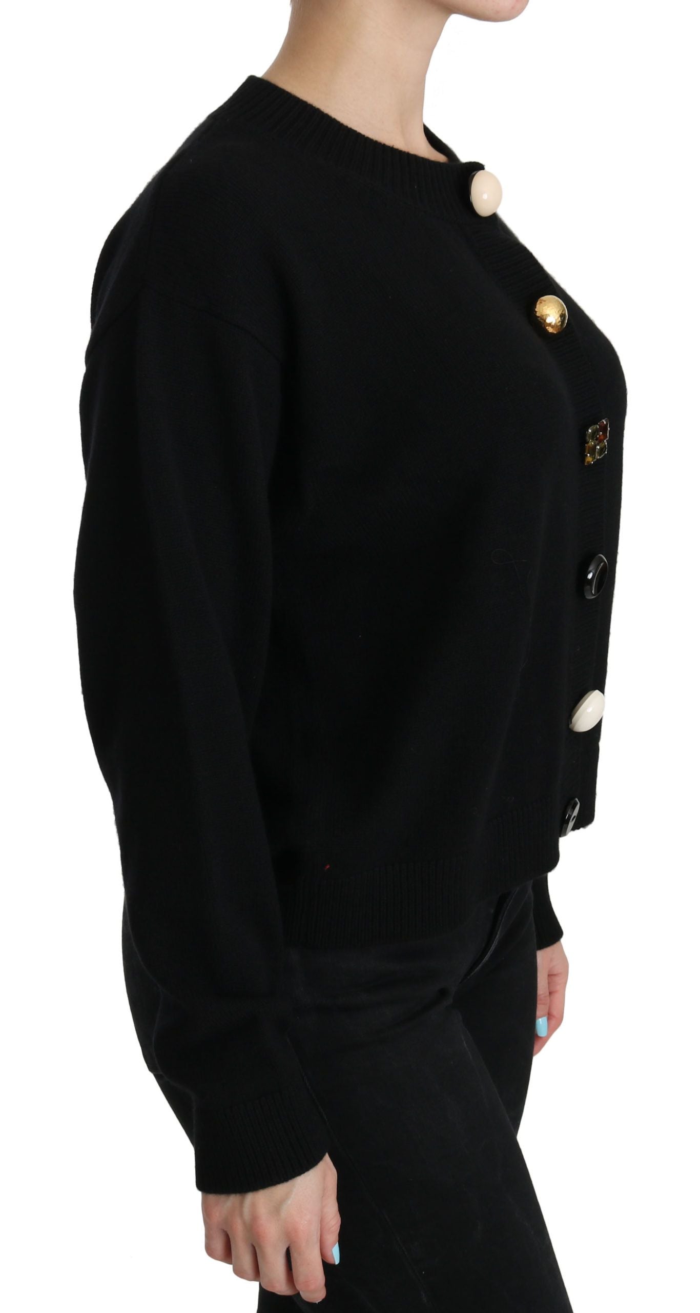Zwarte vest met knoopversiering