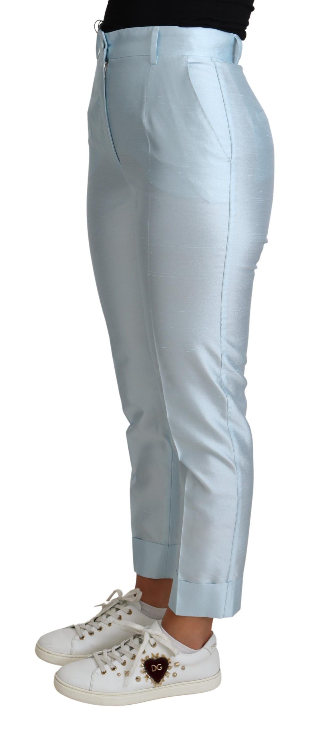 Lichtblauwe zijden cropped taps toelopende broek