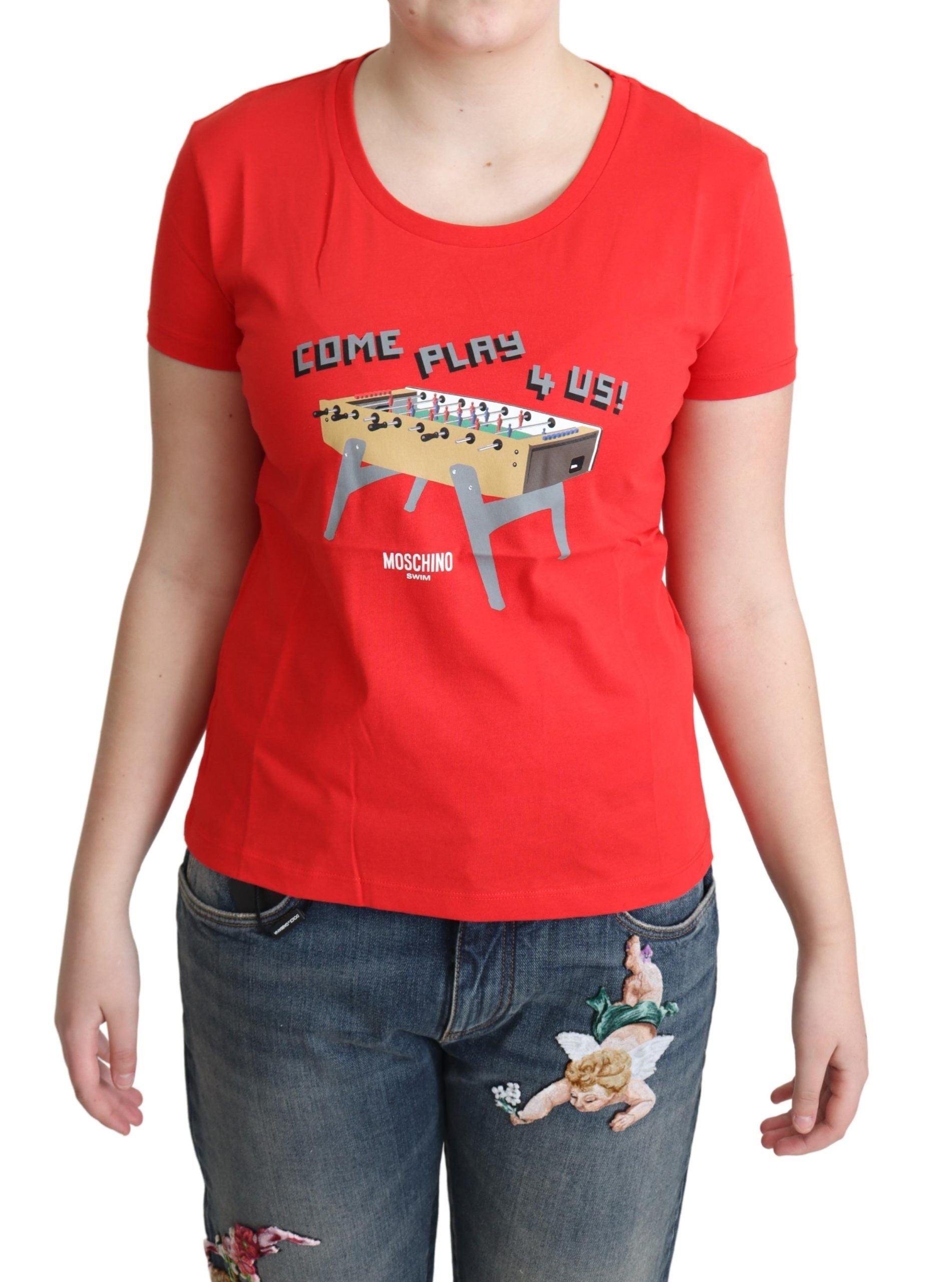 Rode katoenen blouse met print en Come Play 4 Us-print