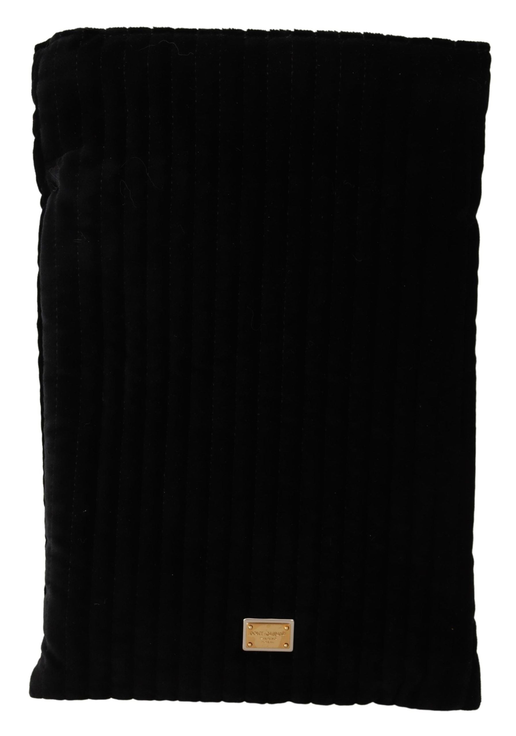 Zwarte fluwelen quilt-tas met trekkoord en logo-plaquette