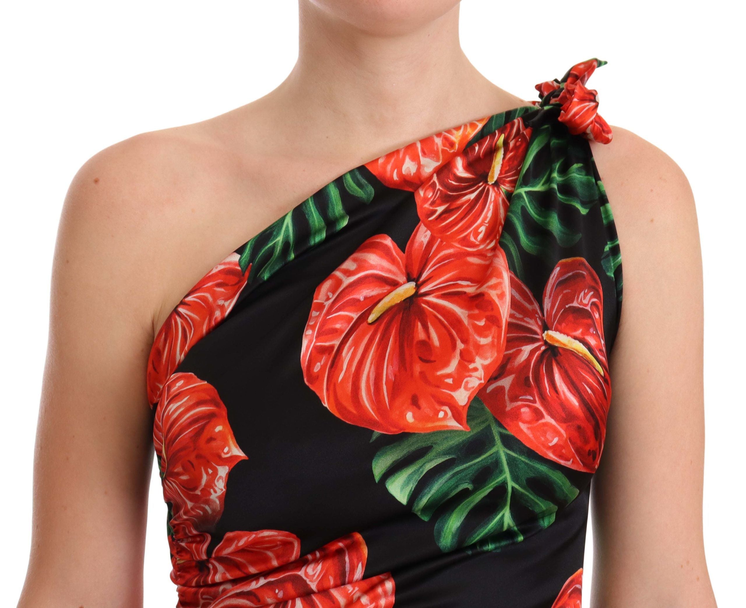 Zwarte glanzende zijden jurk met bloemenprint