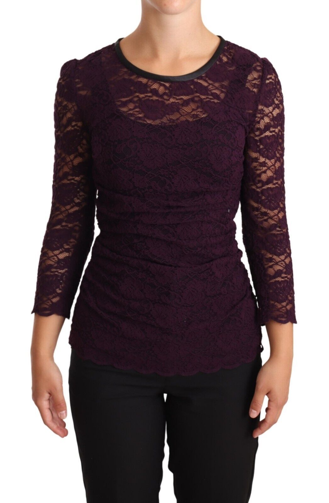 Paarse blouse met lange mouwen en kant