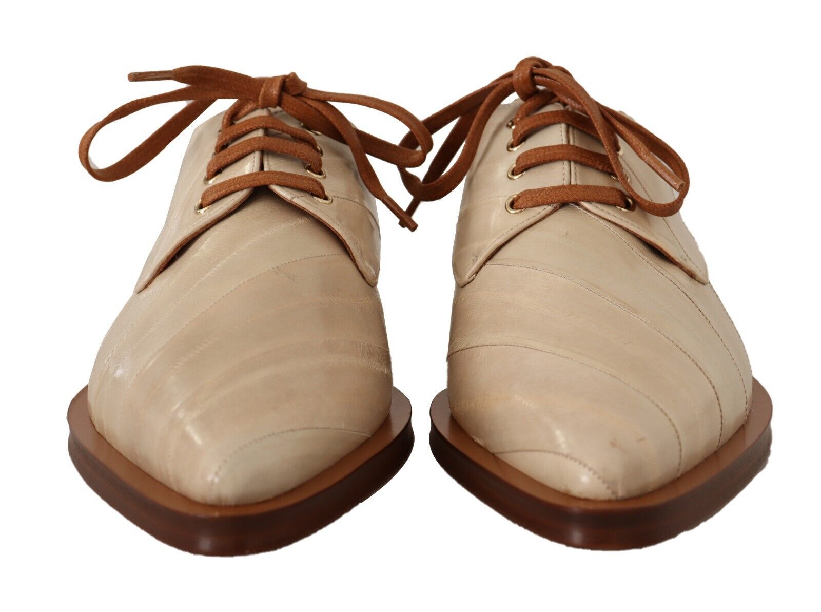 Witte leren veterschoenen met platte hak