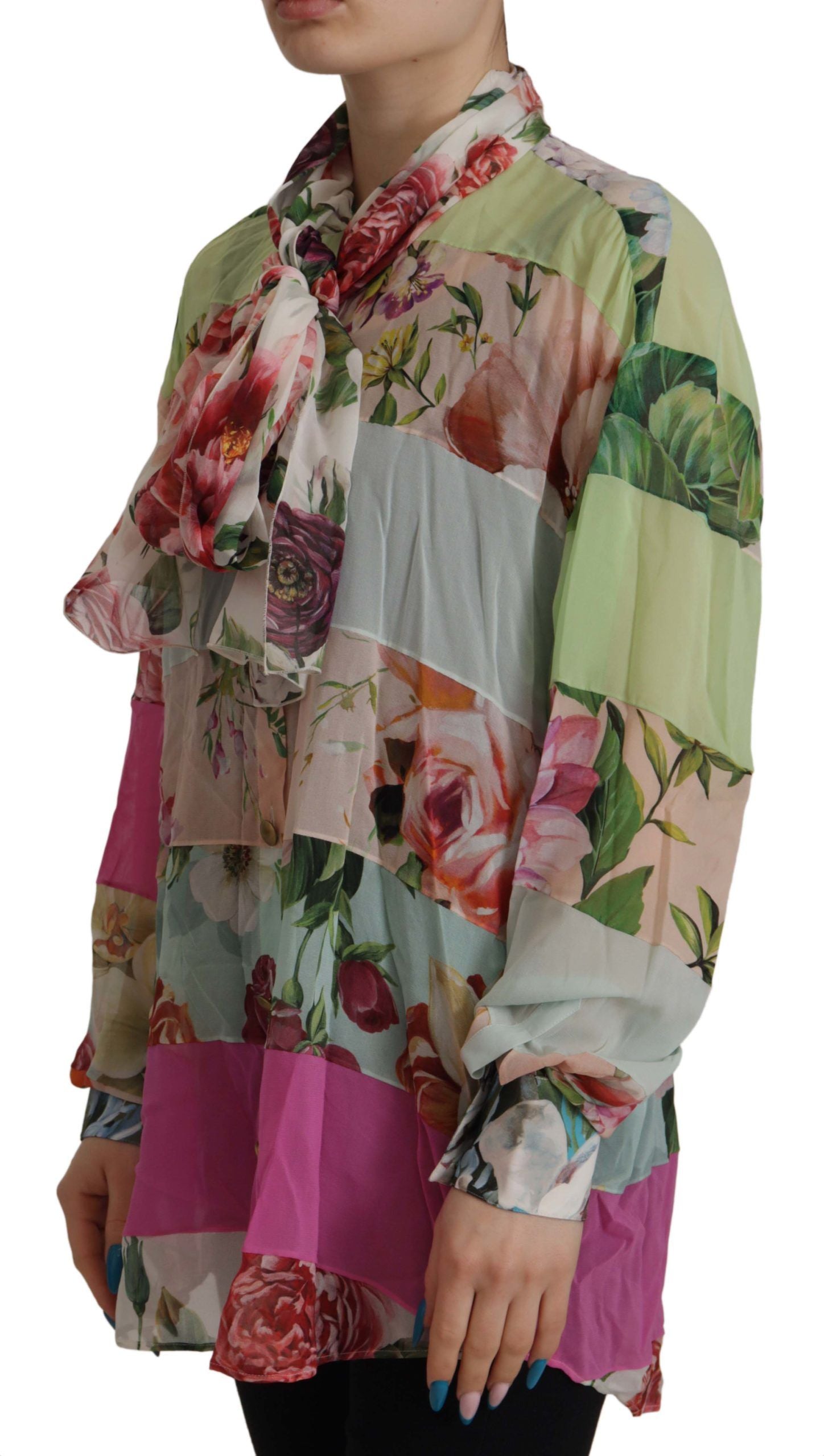 Blouse met veelkleurige bloemenpatchwork-ontwerp en Ascot-kraag