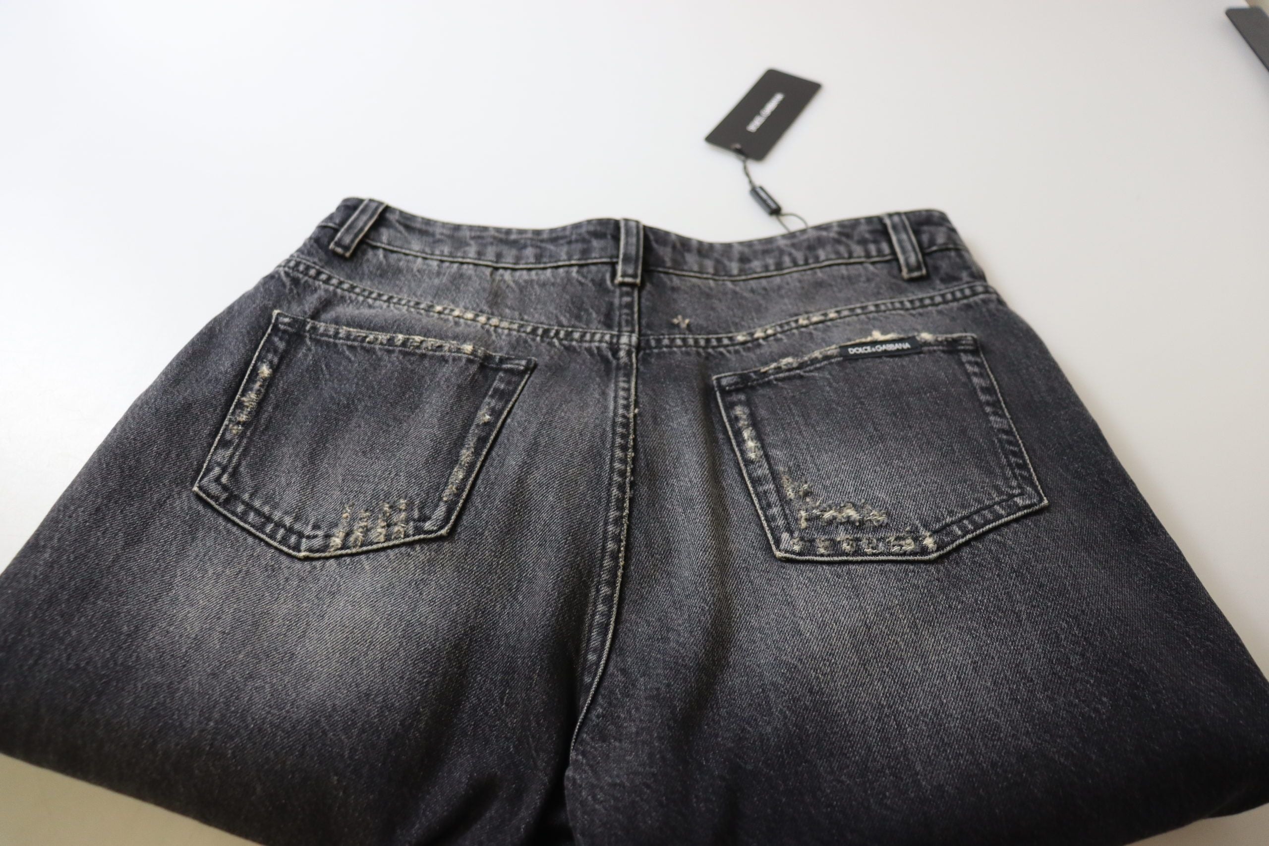 Zwarte gewassen gescheurde jeans met hoge taille