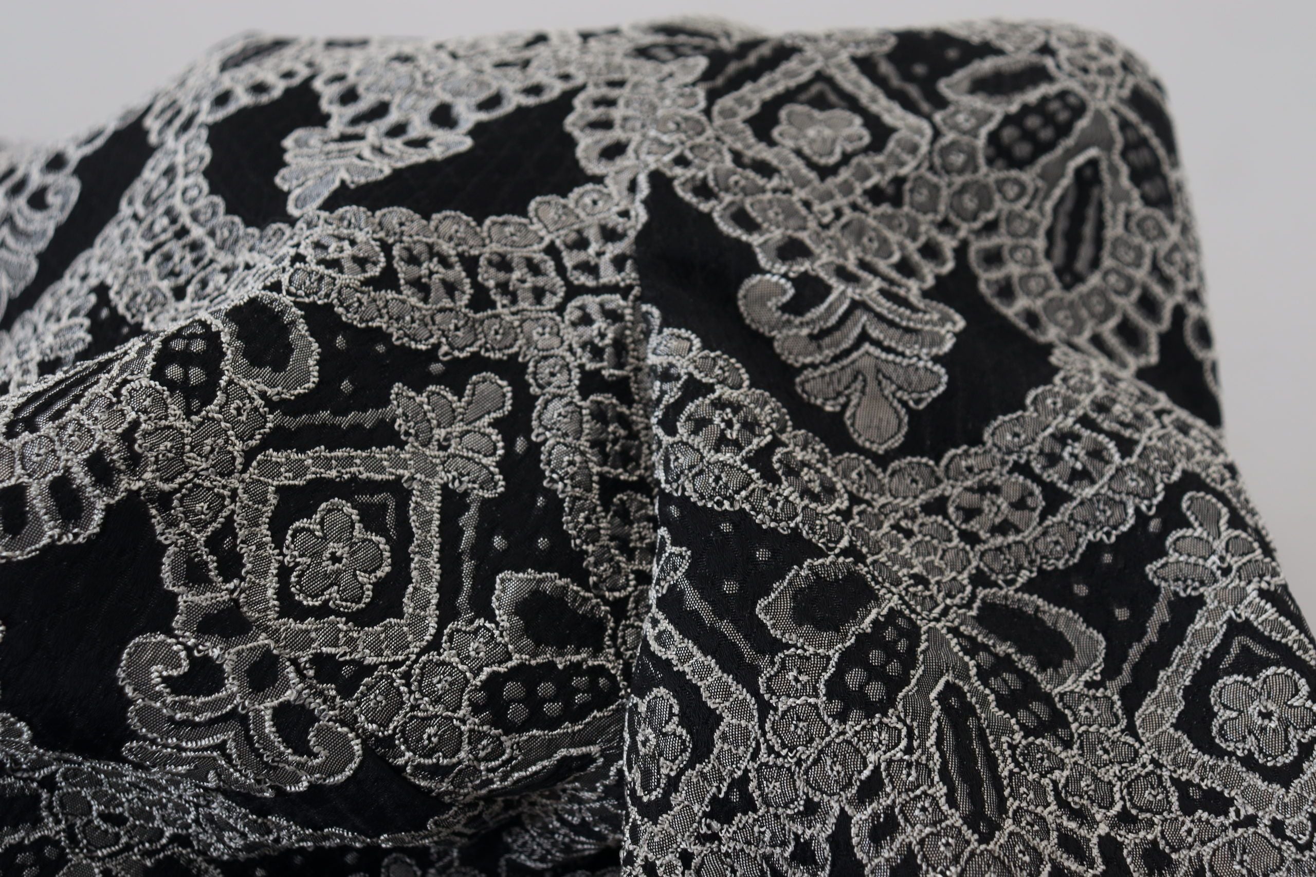 Zwartgrijze jacquard manteljurk