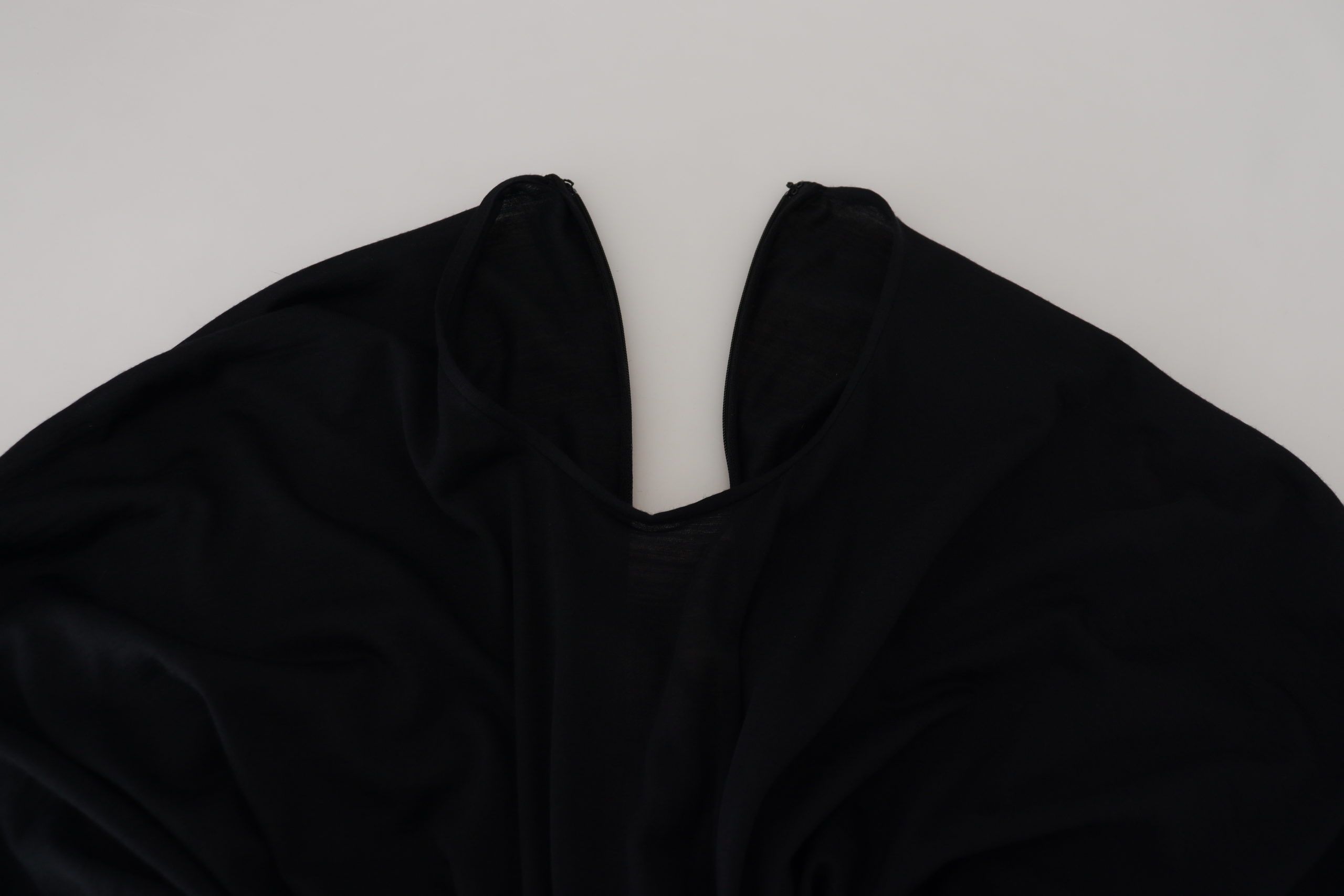 Zwarte mantel-midi-jurk van wol