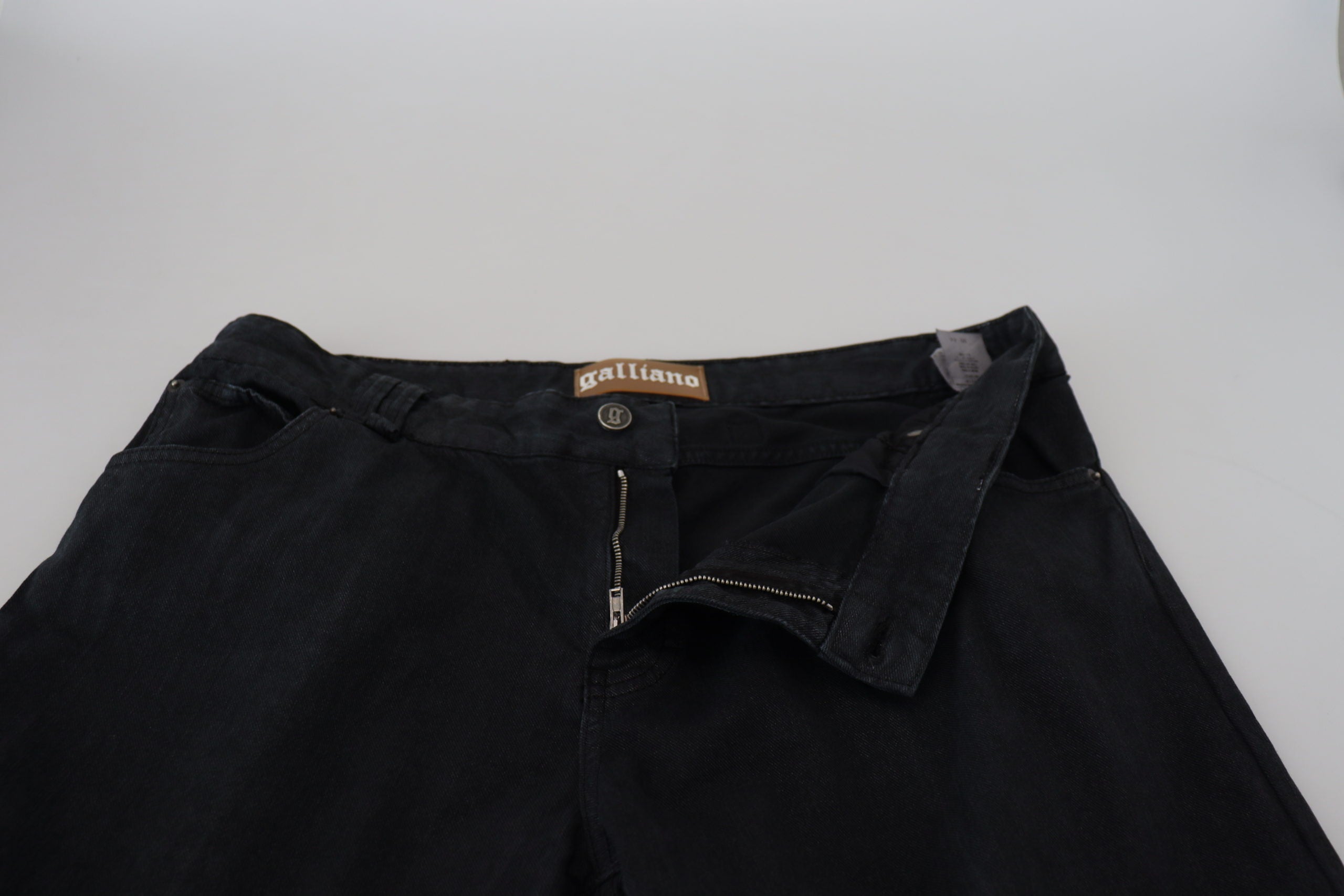 Zwarte katoenen casual denim jeans met gesp aan de achterkant