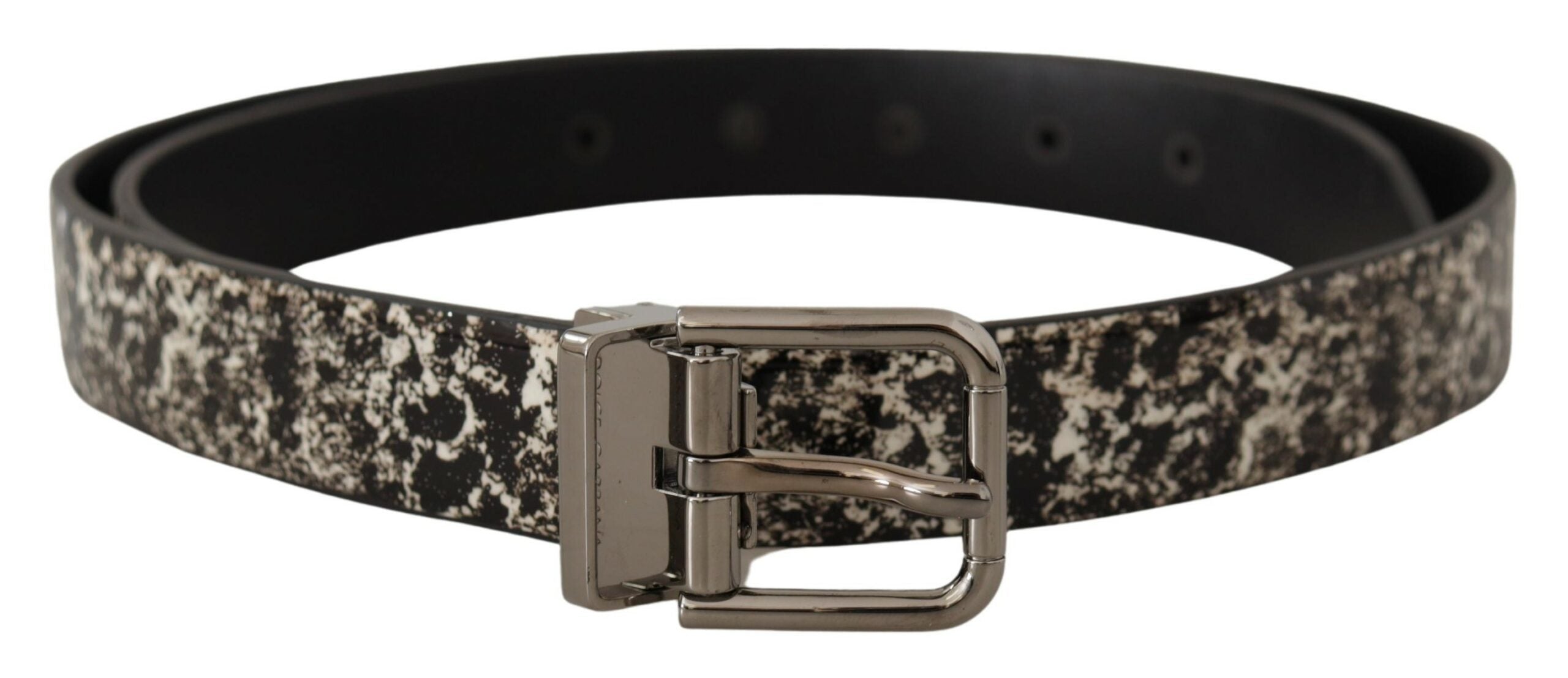 Zwarte leren riem met marmerprint en zilveren logogesp