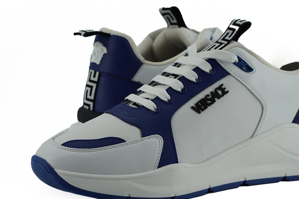 Elegante blauw-witte leren sneakers