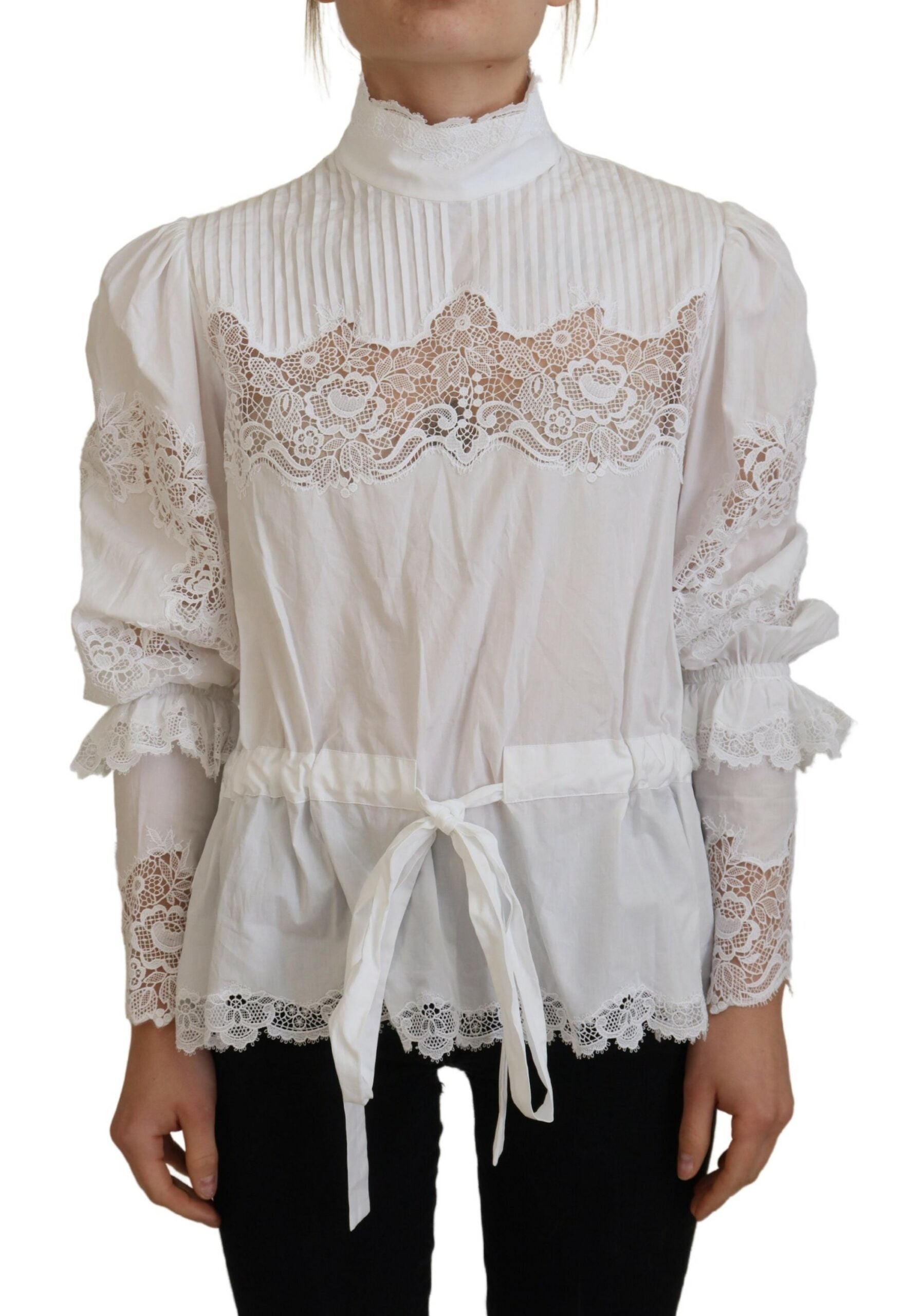 Witte katoenen blouse met col en kantversiering