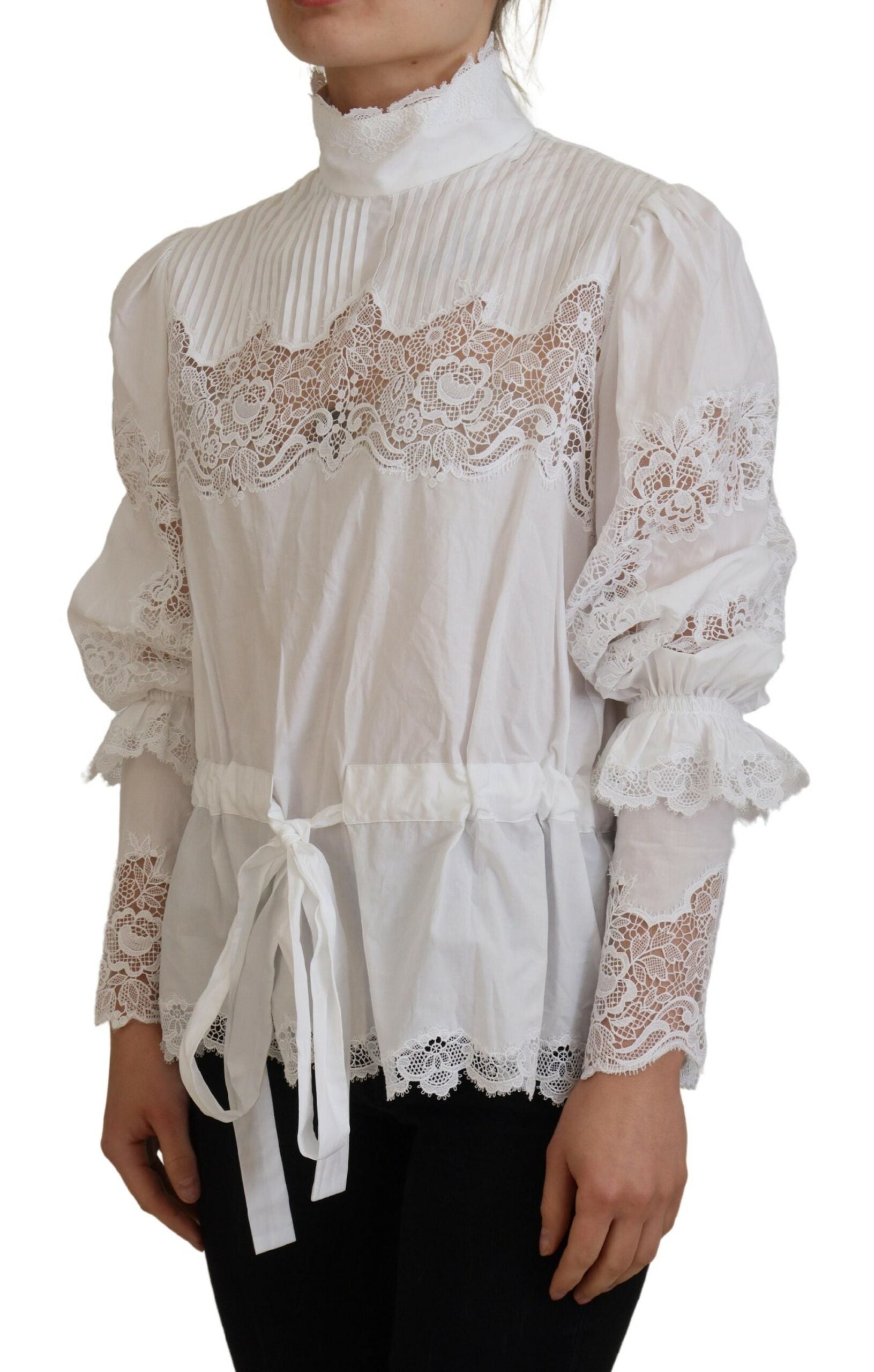 Witte katoenen blouse met col en kantversiering