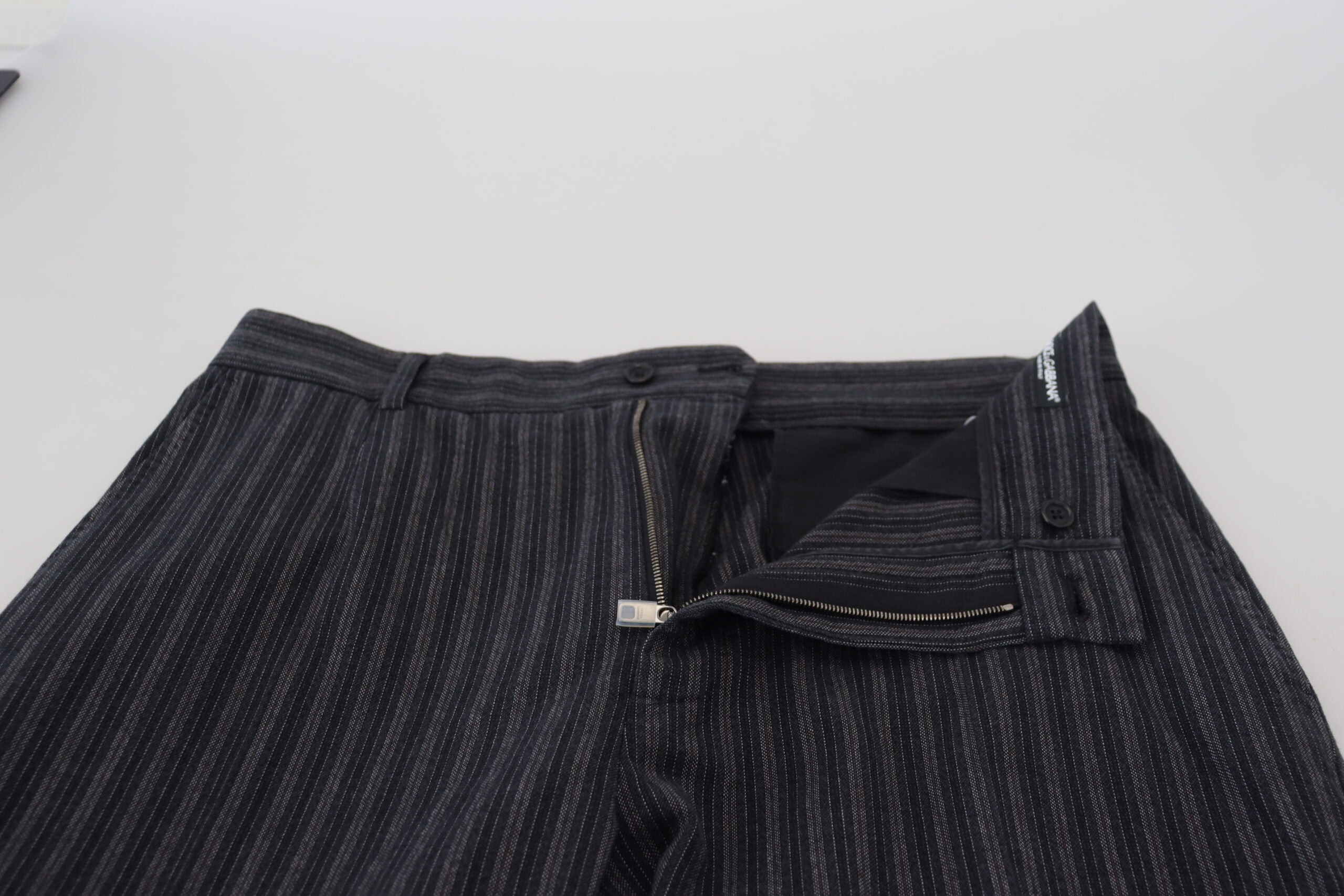 Donkergrijze gestreepte chino-broek