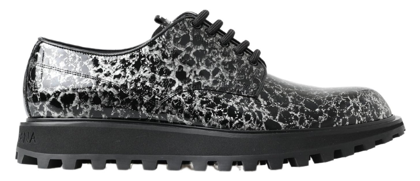 Zwart-witte Derby lakleren schoenen