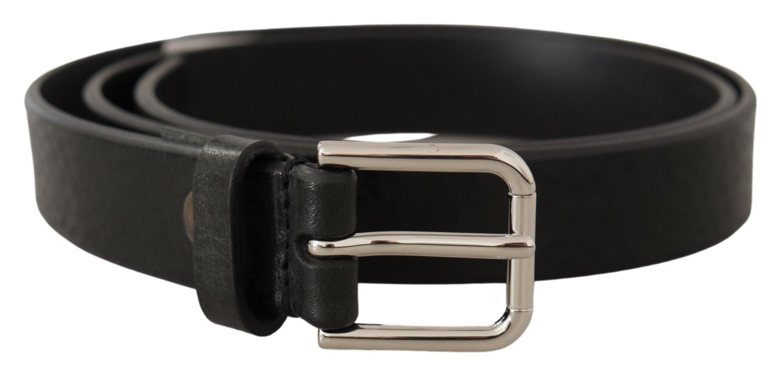 Zwarte kalfsleren riem met zilveren logo en metalen gesp