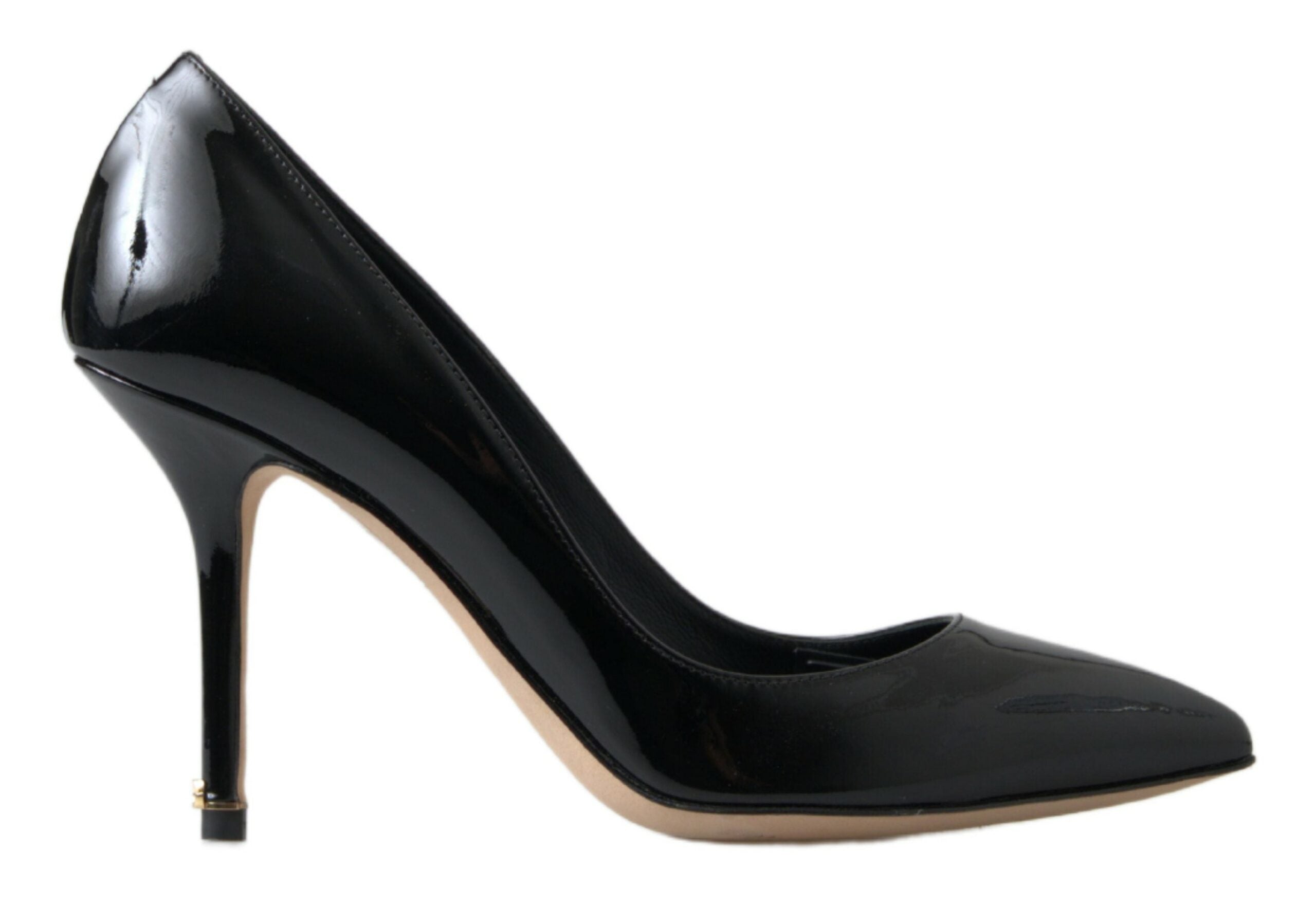 Zwarte lakleren pumps met hoge hakken