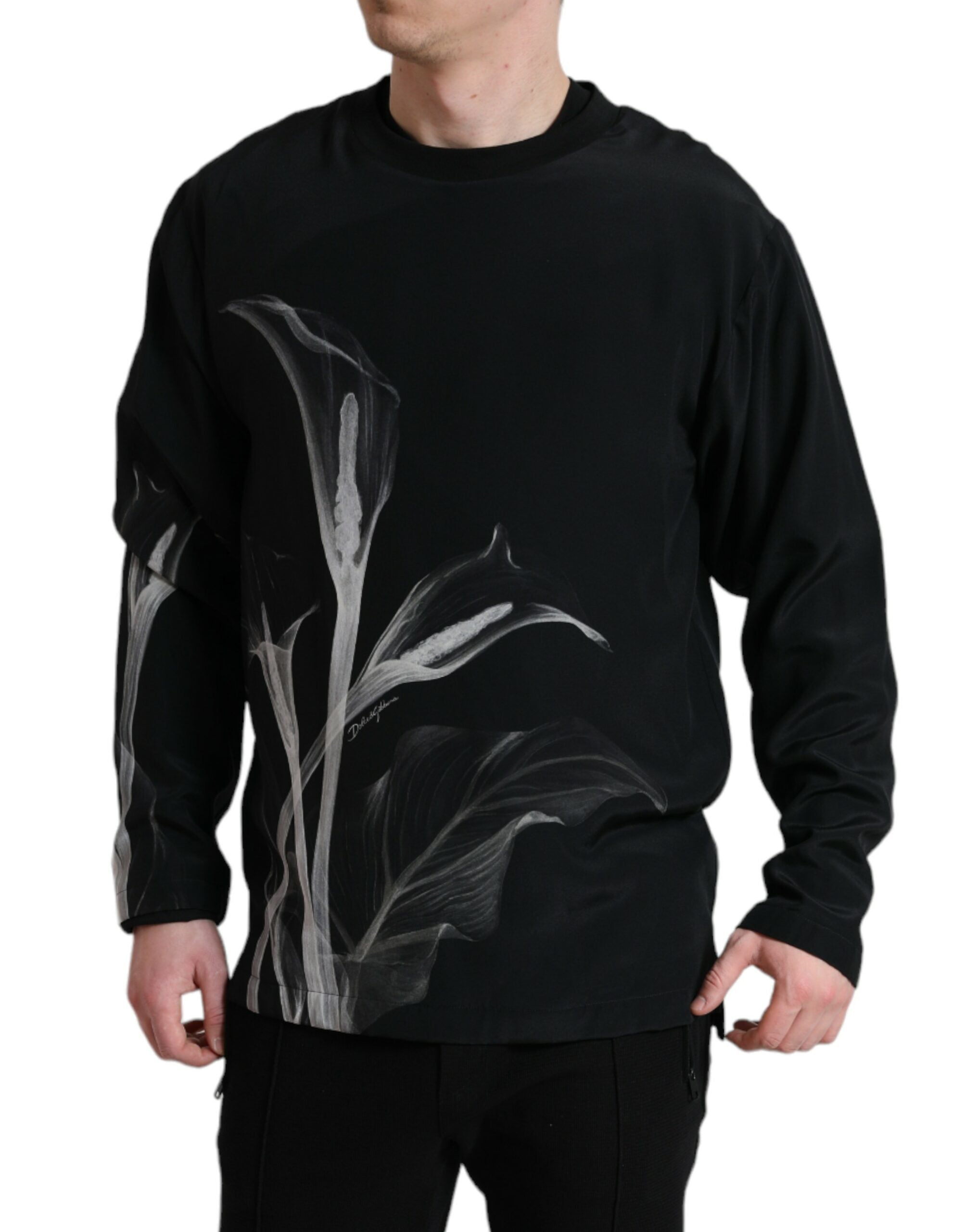 Zwarte trui met ronde hals en bloemenprint