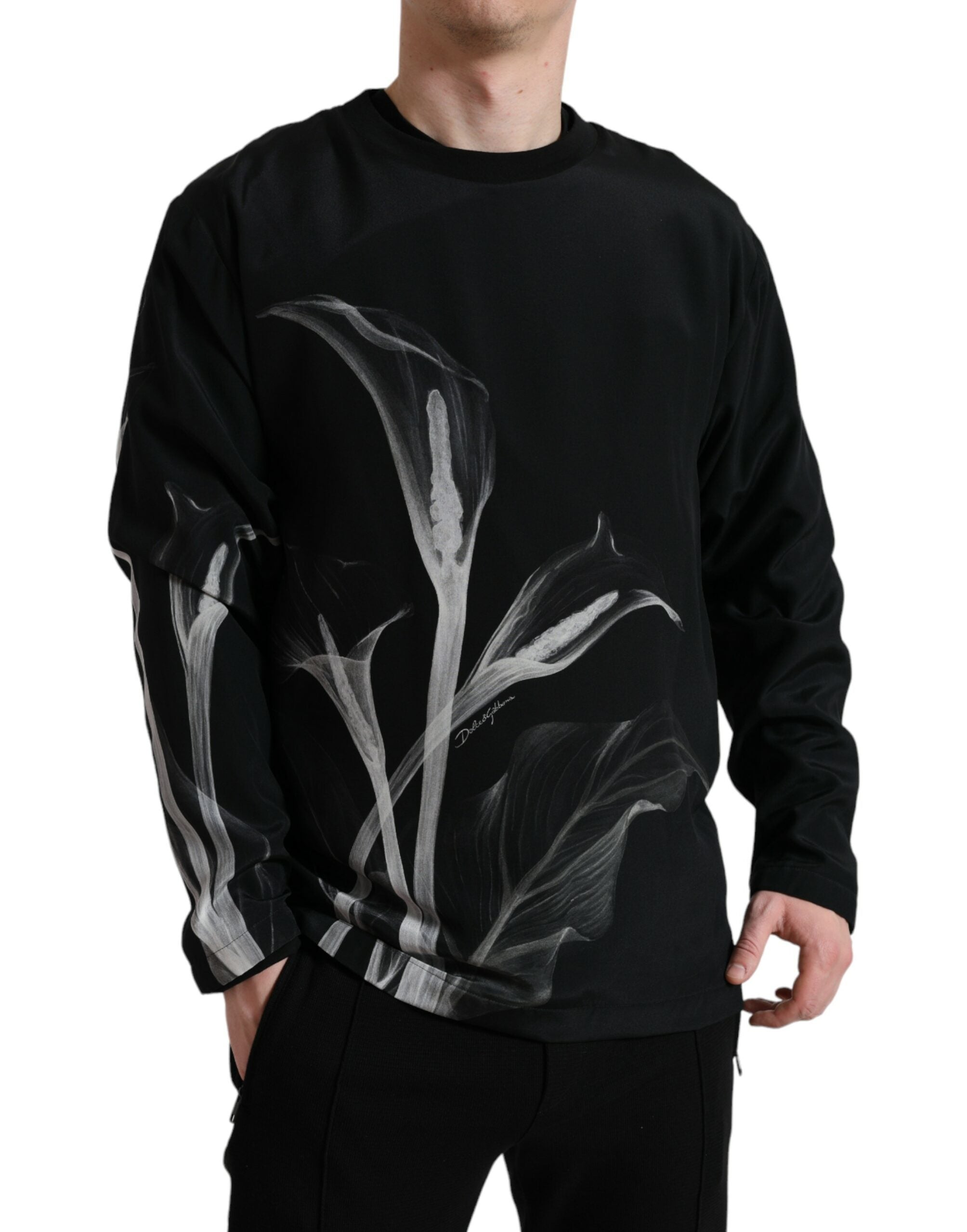 Zwarte trui met ronde hals en bloemenprint