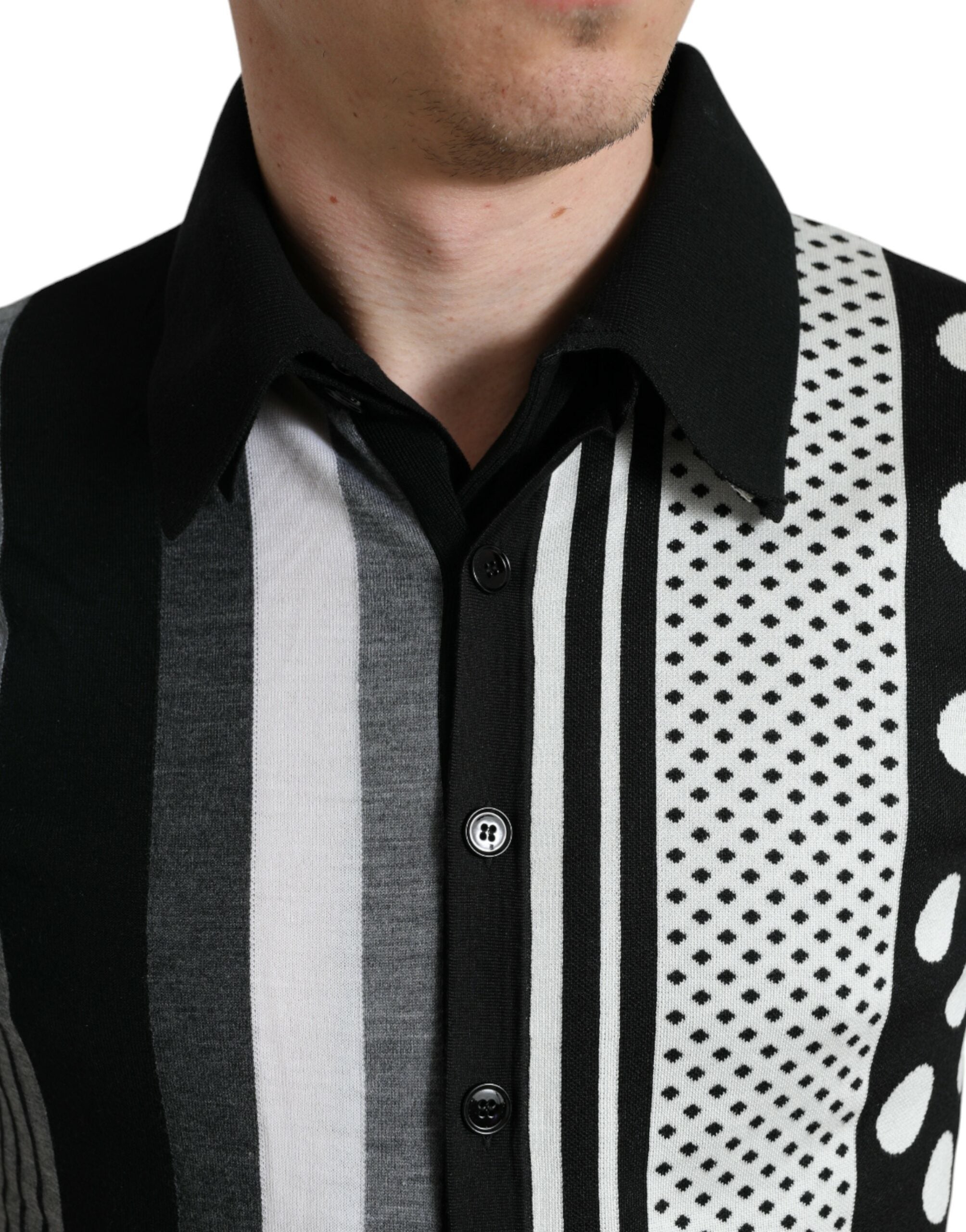 Zwart-witte trui, vest, polotrui