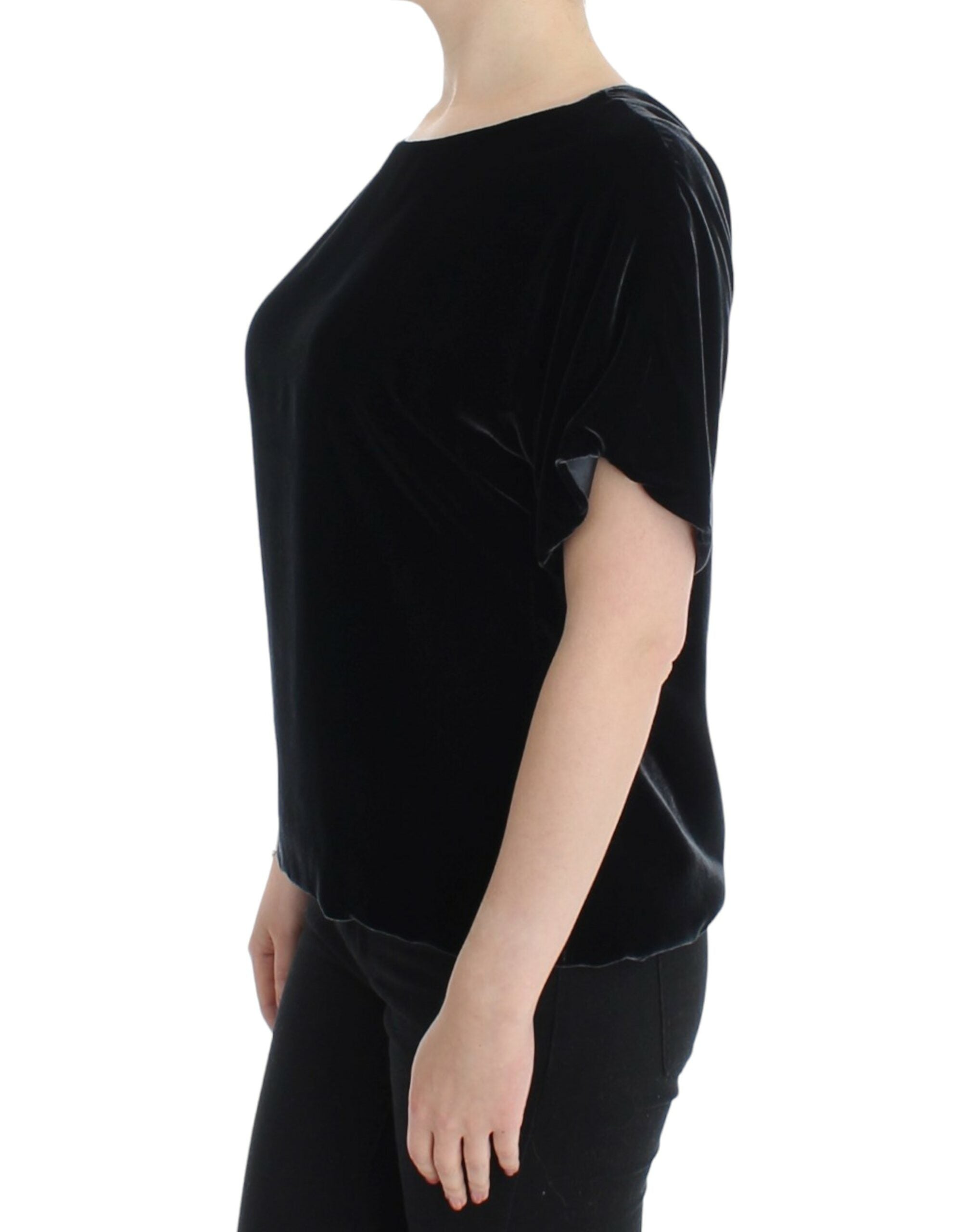 Zwarte fluwelen blouse met korte mouwen