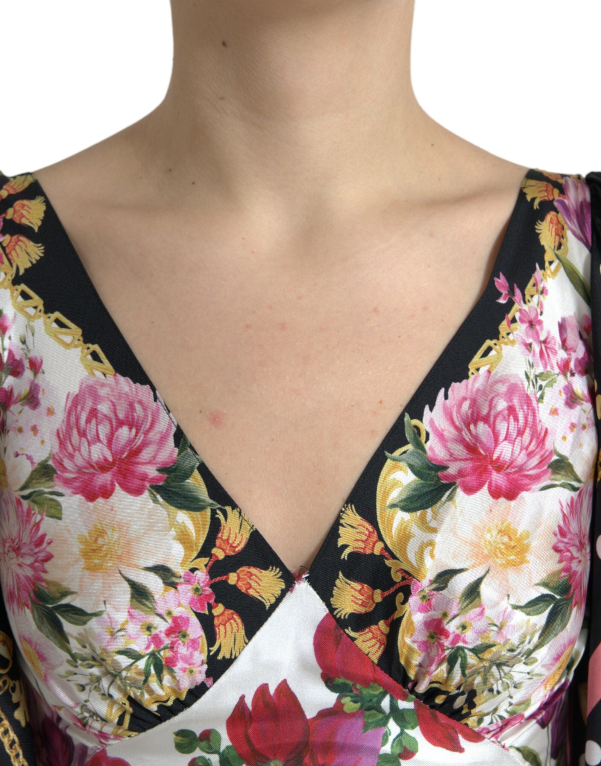 Jurk van zijden keperstof met veelkleurige bloemenprint