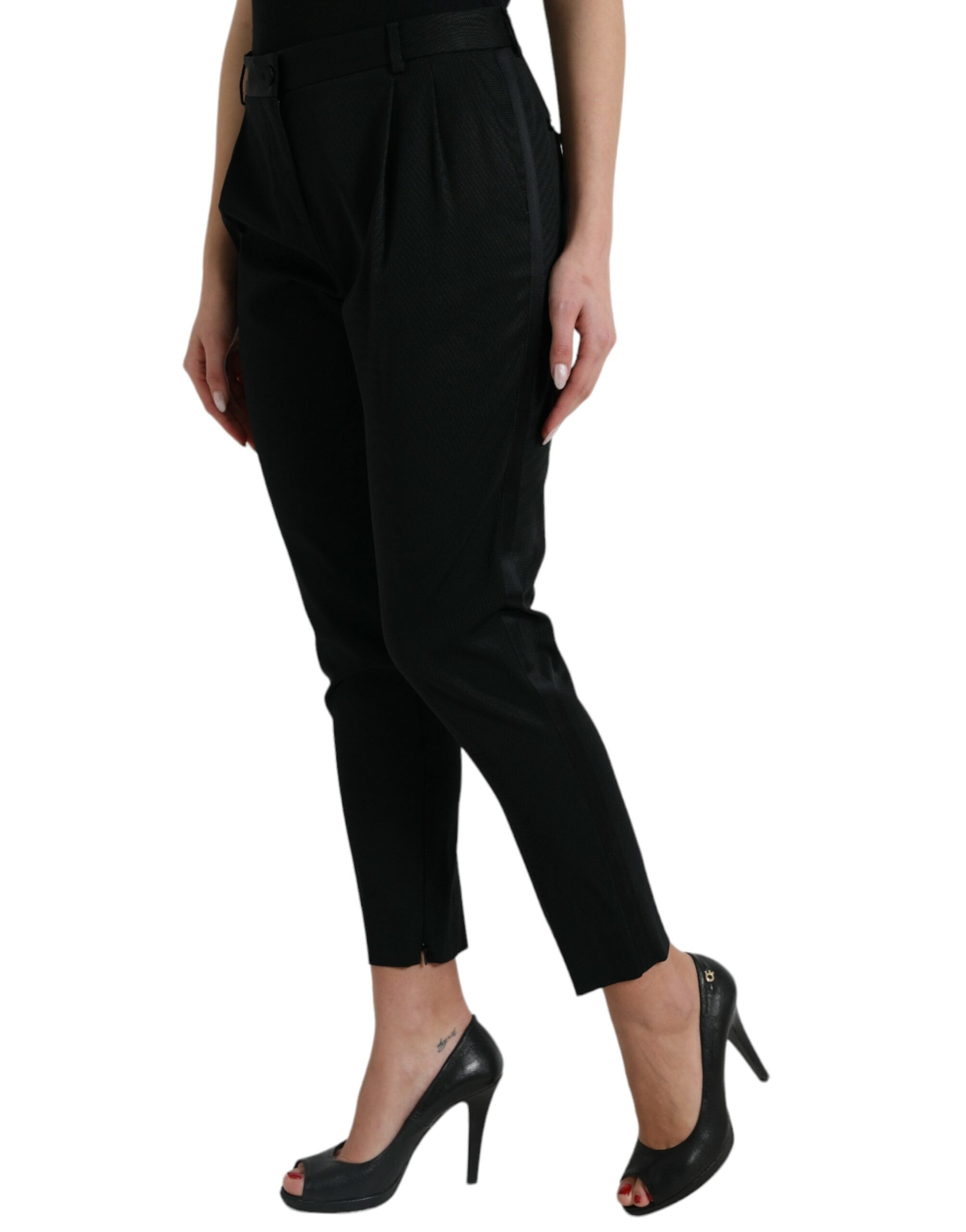 Zwarte wollen cropped, taps toelopende broek met hoge taille