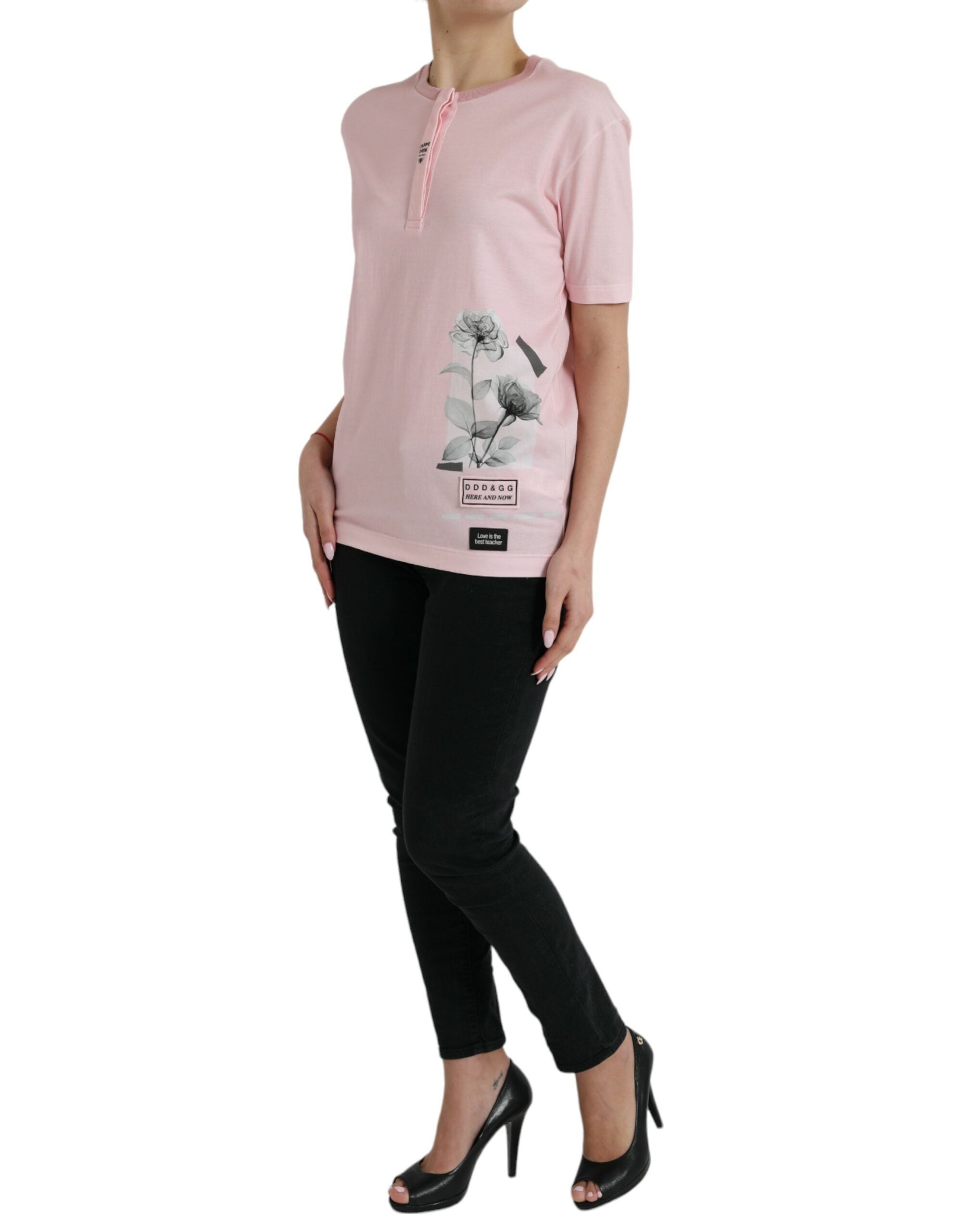 Roze katoenen T-shirt met korte mouwen en bloemenprint