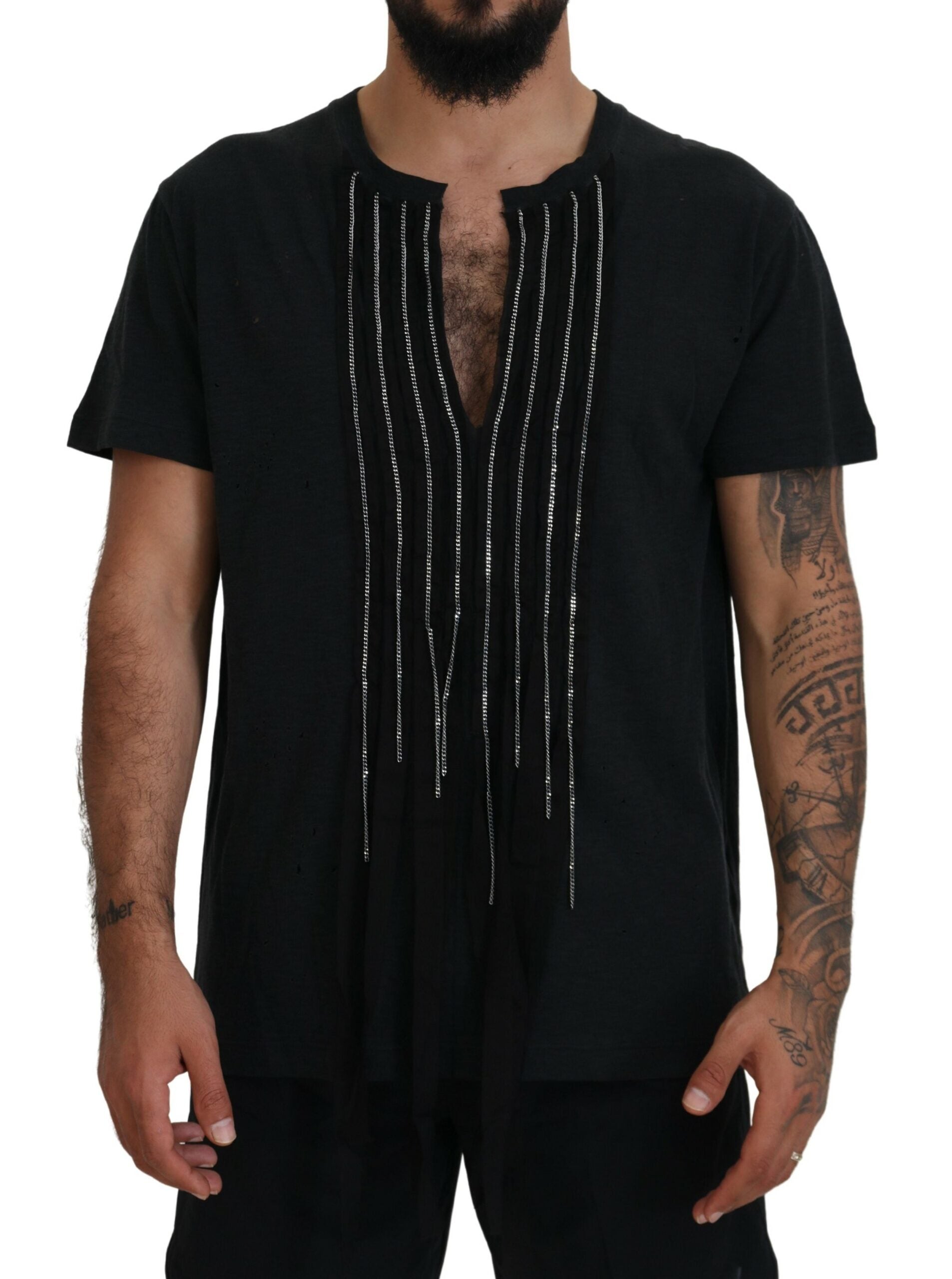 Zwart katoenen T-shirt met korte mouwen en kettingversiering