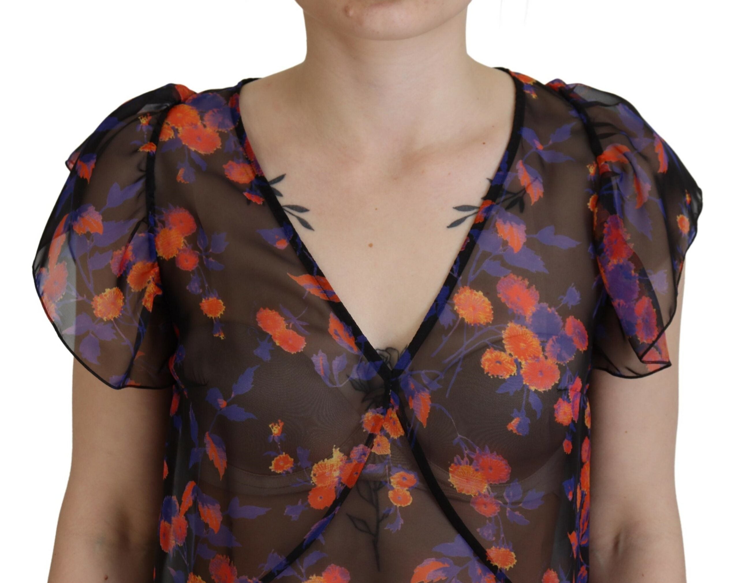 Zwarte blouse met bloemenprint, korte mouwen en V-hals