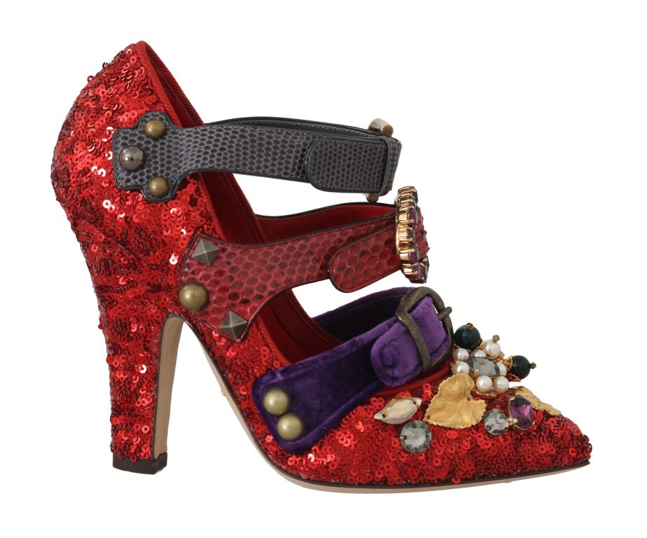 Rode schoenen met pailletten en kristallen studs