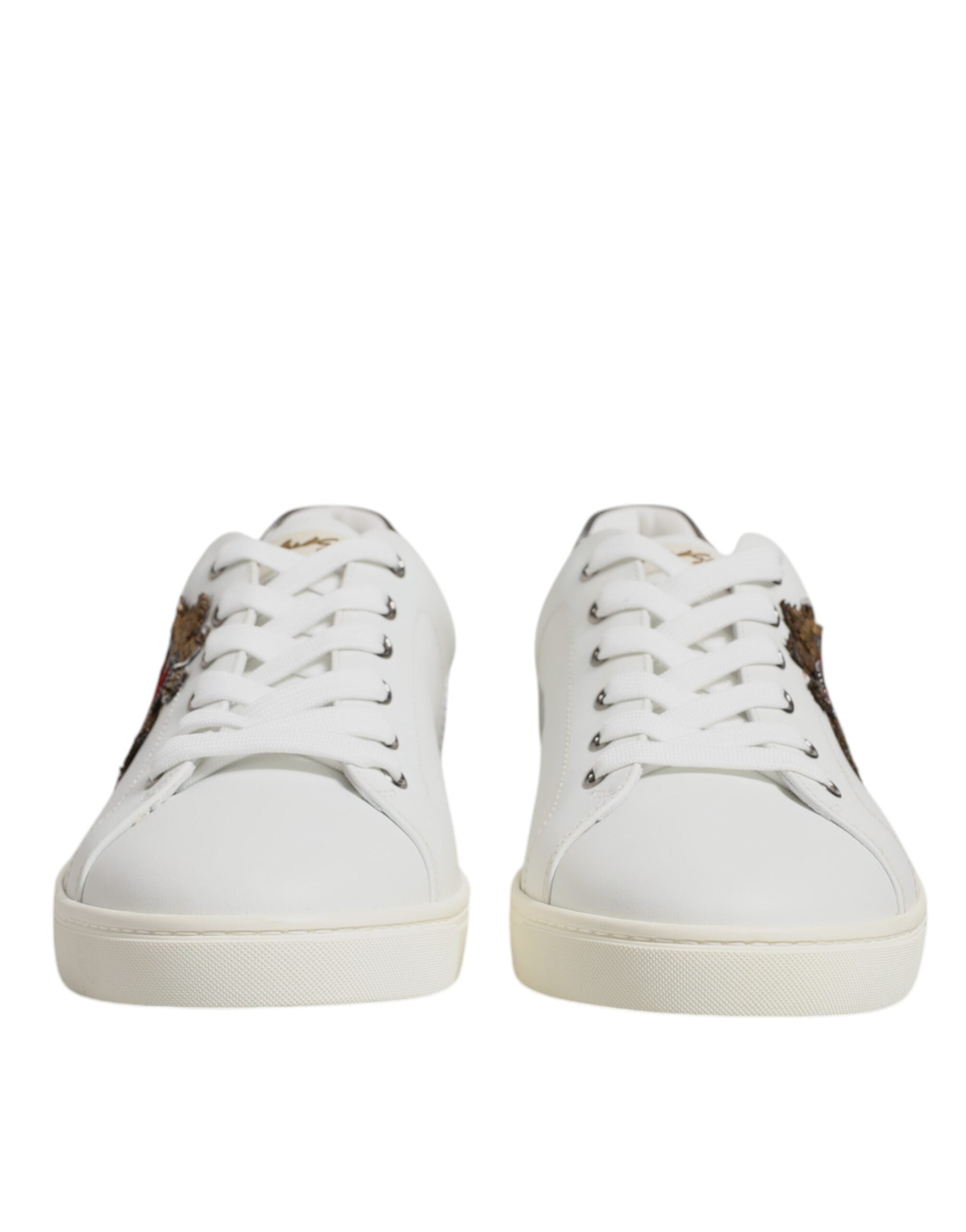 Witte leren sneakers met hartjesversiering