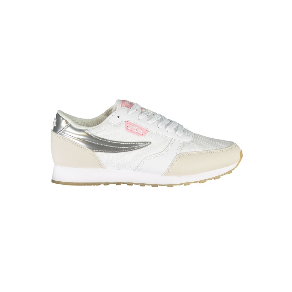 Strakke sportschoenen met zilveren accenten
